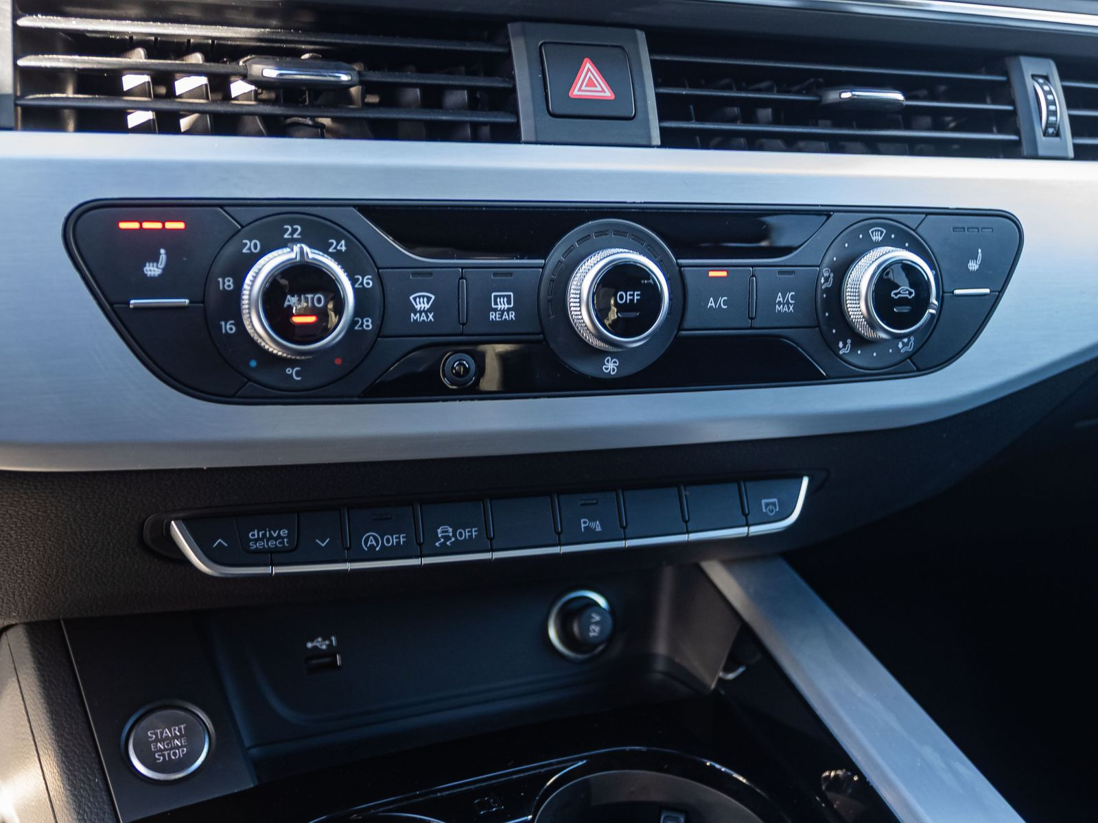 Audi A4 Avant S line 40TDI Stronic Navi LED CarPlay EPH