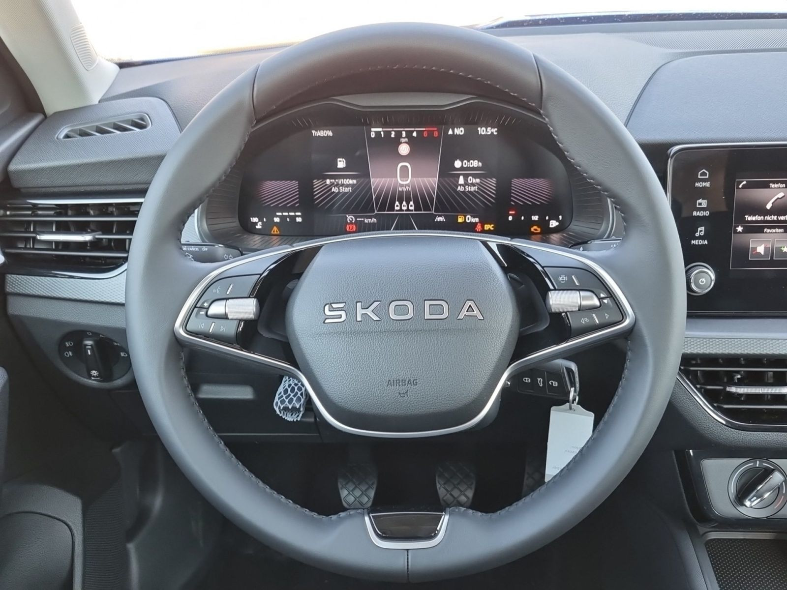 Skoda Kamiq Essence 1,0 TSI LED SmartLink PDC GRA