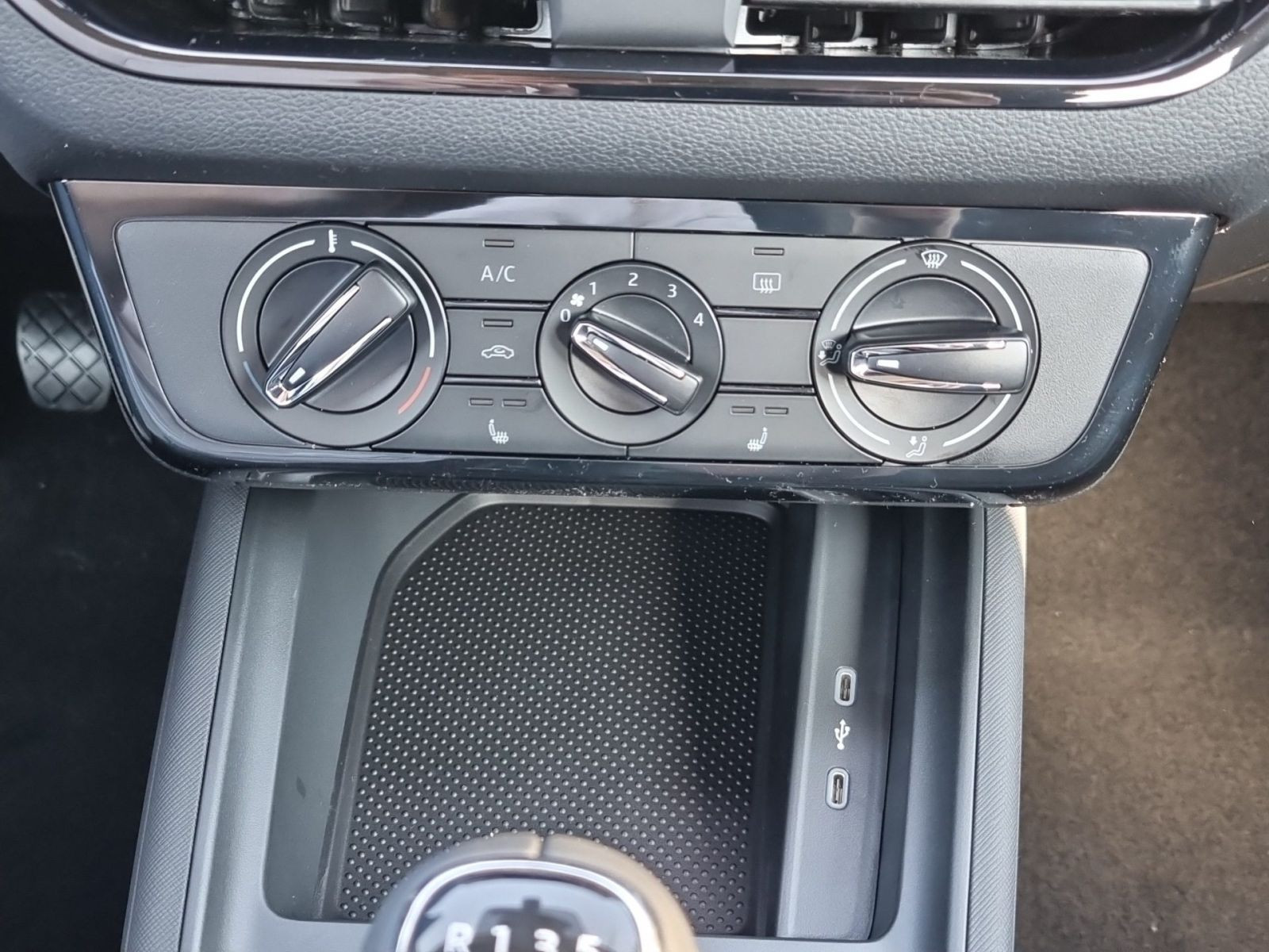 Skoda Kamiq Essence 1,0 TSI LED SmartLink PDC GRA