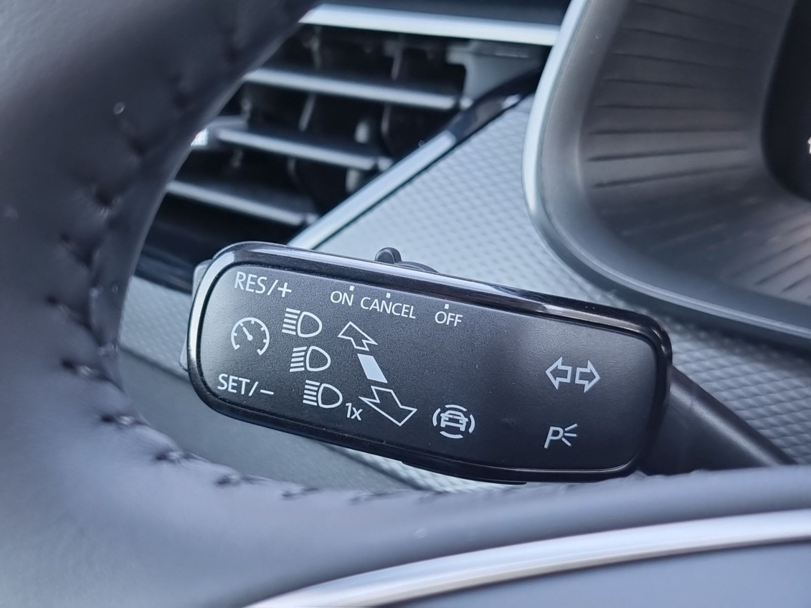 Skoda Kamiq Essence 1,0 TSI LED SmartLink PDC GRA