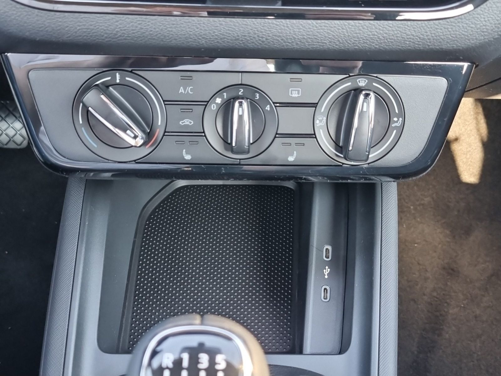 Skoda Kamiq Essence 1,0 TSI LED SmartLink PDC GRA