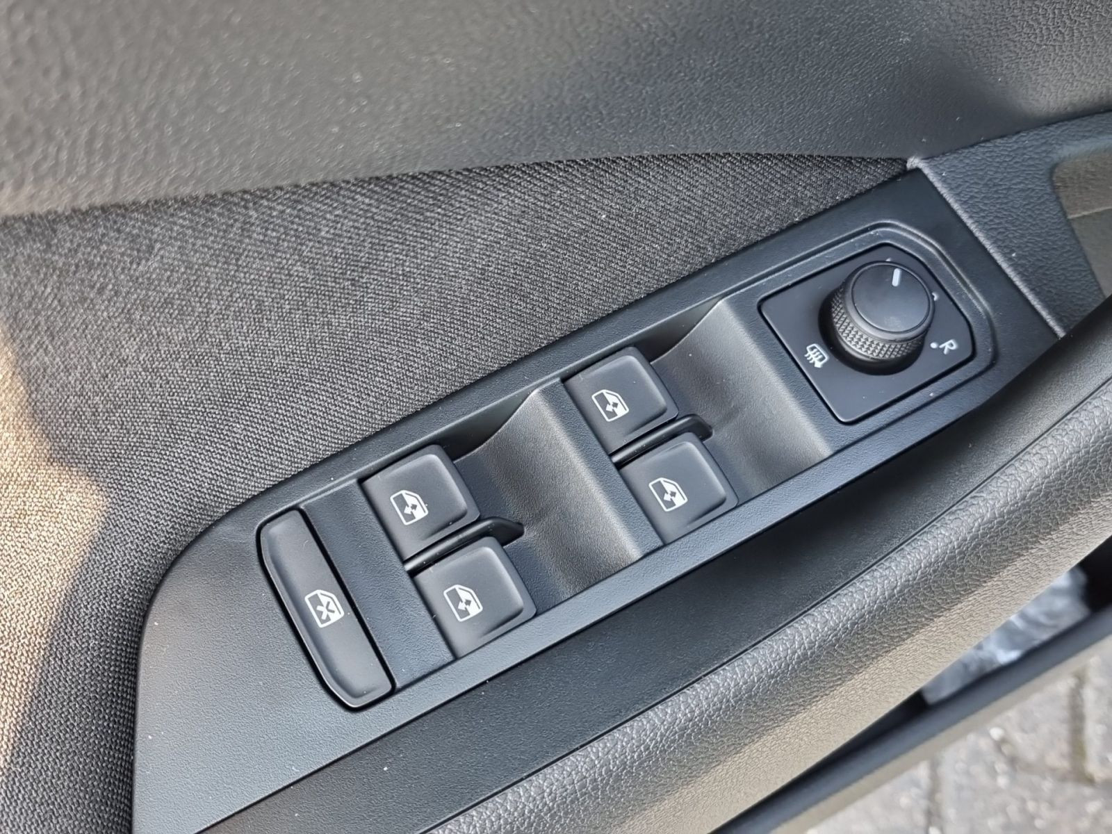 Skoda Kamiq Essence 1,0 TSI LED SmartLink PDC GRA