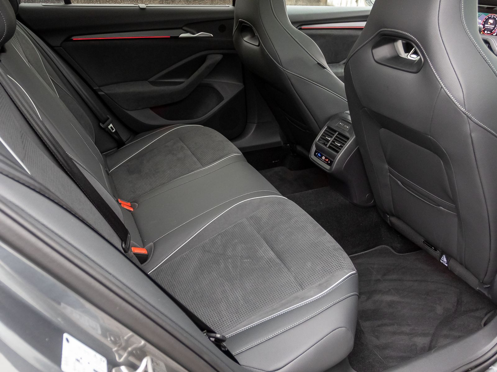Skoda Superb Combi Sportline DSG 4x4 DCC ACC AHK LED