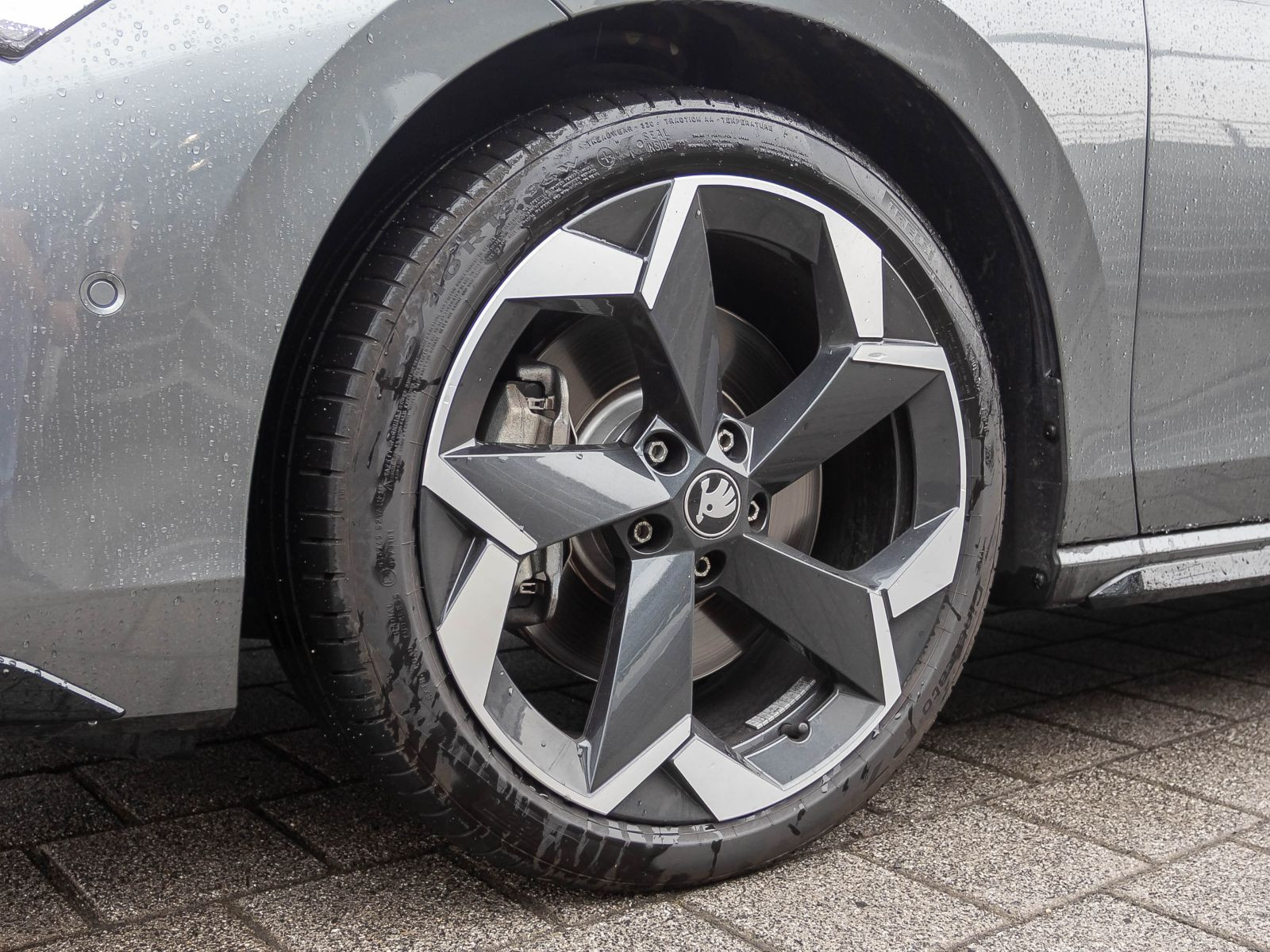 Skoda Superb Combi Sportline DSG 4x4 DCC ACC AHK LED