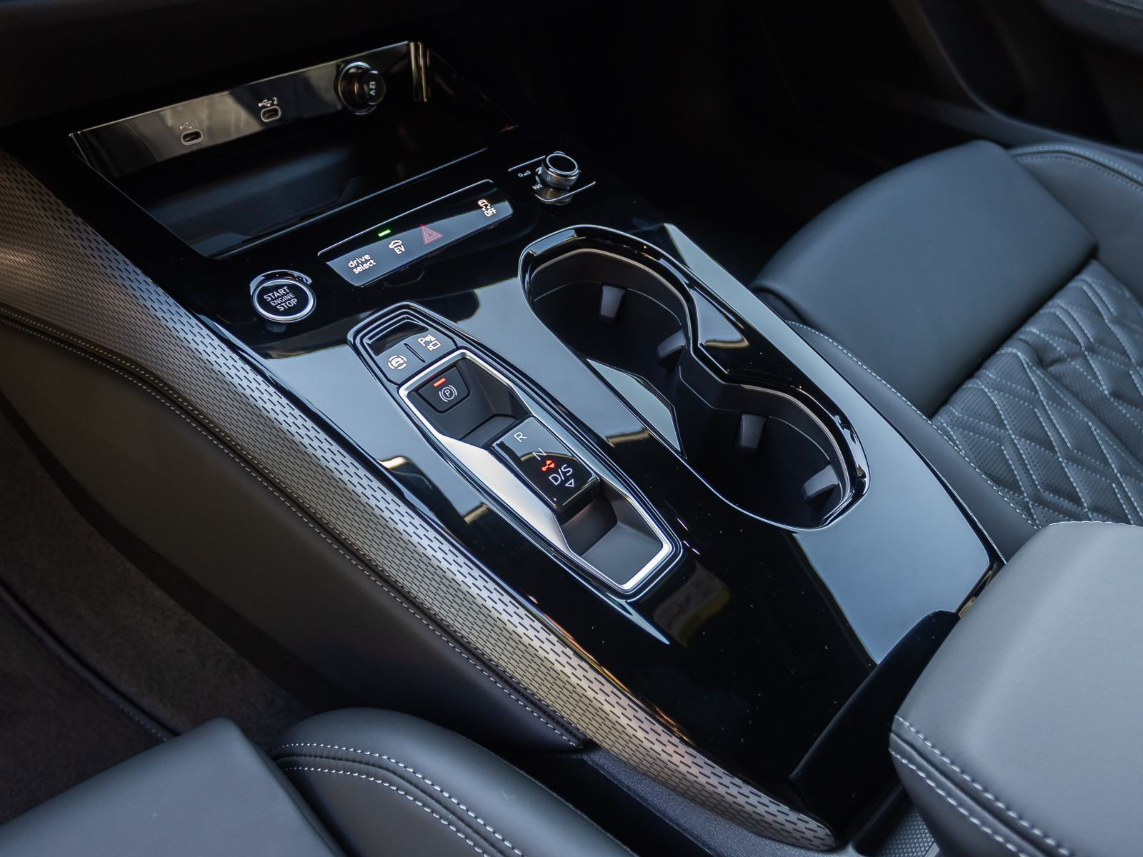 Audi A5 Avant S line e-hybrid qu. 270kW AHK TechPlus 20"