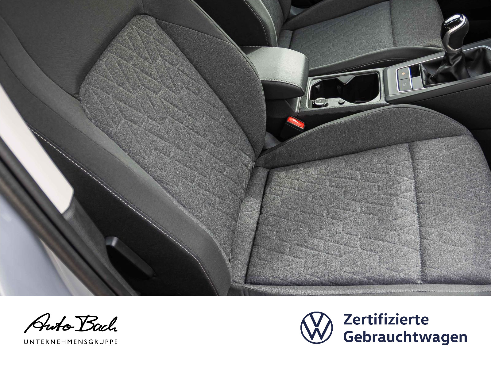 Volkswagen Golf VIII Life 1.5TSI LED Standhzg CarPlay ACC EPH