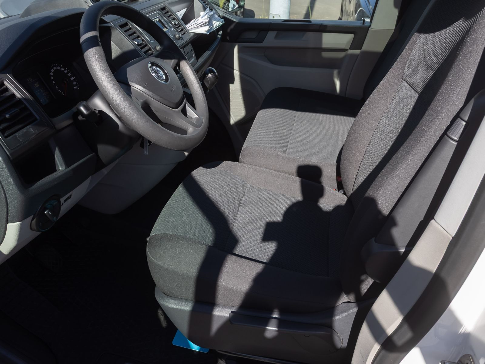 Volkswagen T6 Transporter 2.0 TSI Einzelkabine langer Radstand, mit Hebebühne
