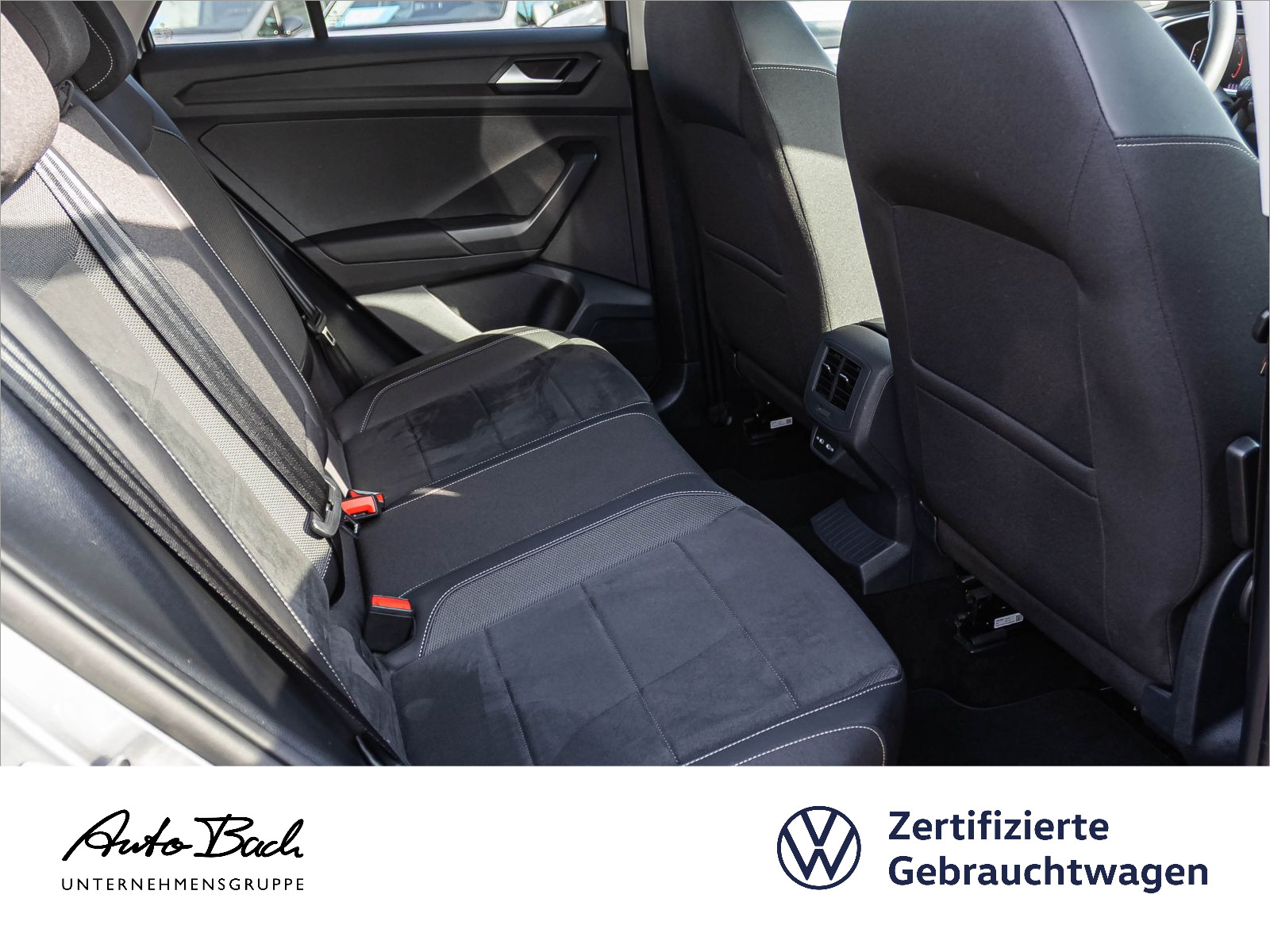 Volkswagen T-Roc Style 1.5TSI Navi LED Standhzg ACC EPH DAB