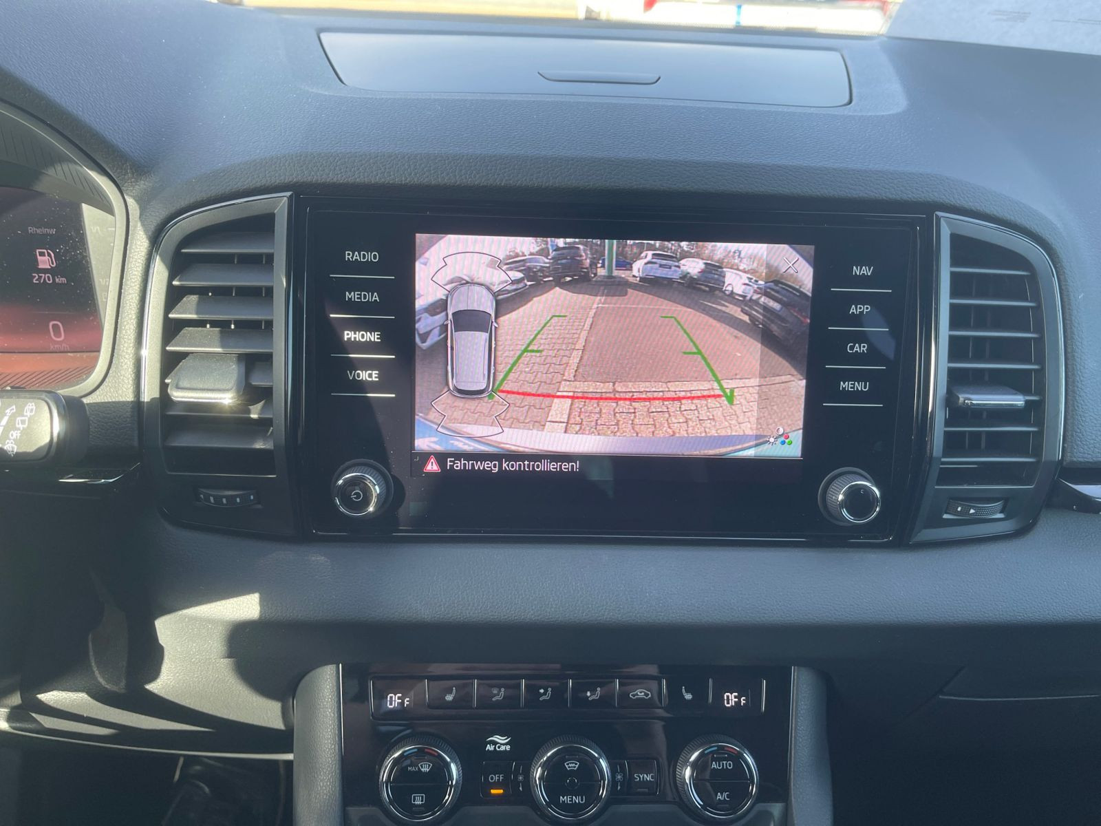 Skoda Karoq Sportline 4x4 2.0TDI 110kW Navi ACC LED EPH