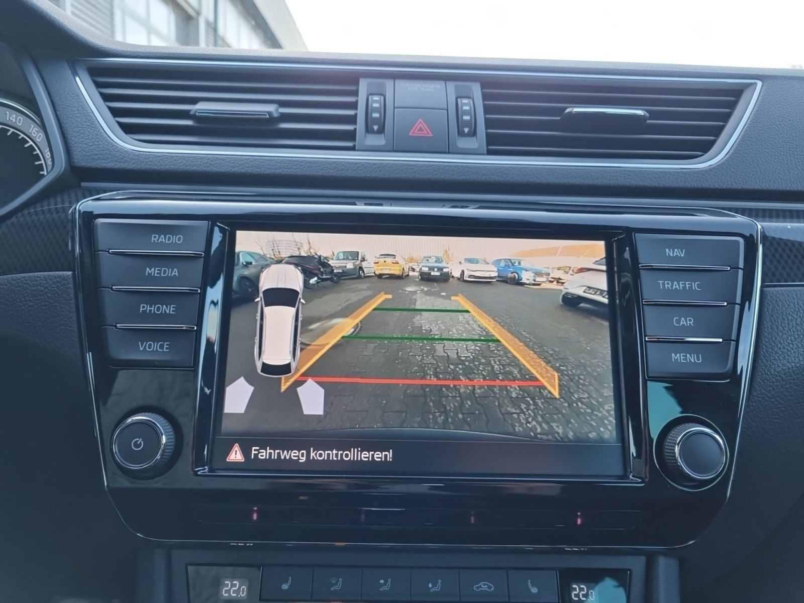 Skoda Superb Combi SportLine 4x4 2.0TSI ACC AHK Panorama