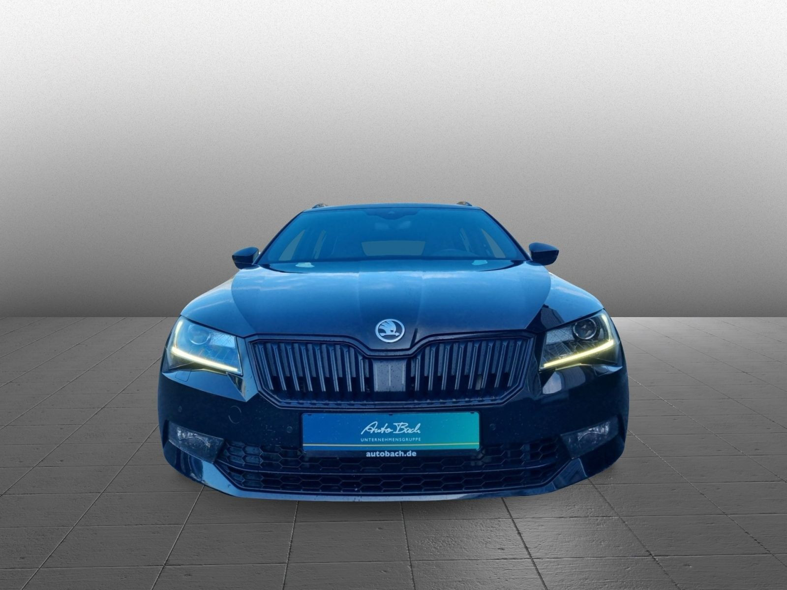 Skoda Superb Combi SportLine 4x4 2.0TSI ACC AHK Panorama