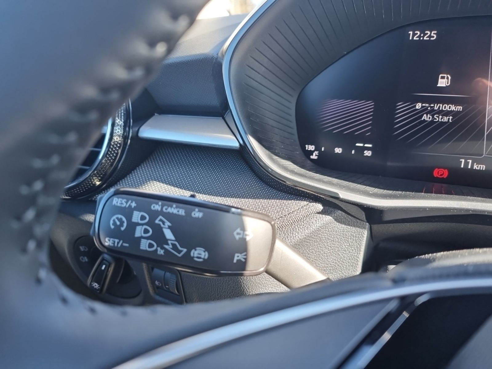 Skoda Fabia 130 Jahre 1,0 MPI Klima Sitzhzg LED CarPlay