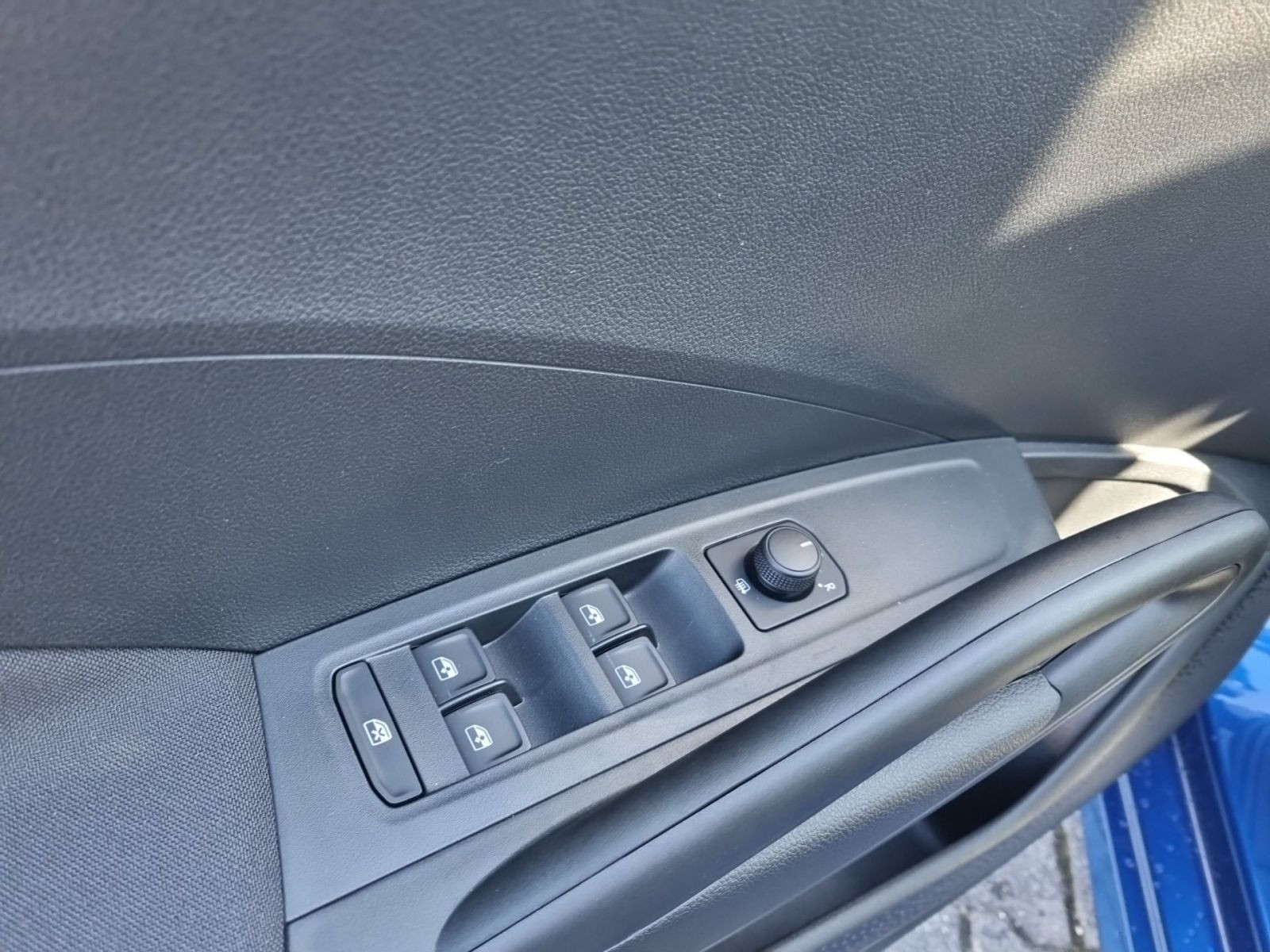 Skoda Fabia 130 Jahre 1,0 MPI Klima Sitzhzg LED CarPlay