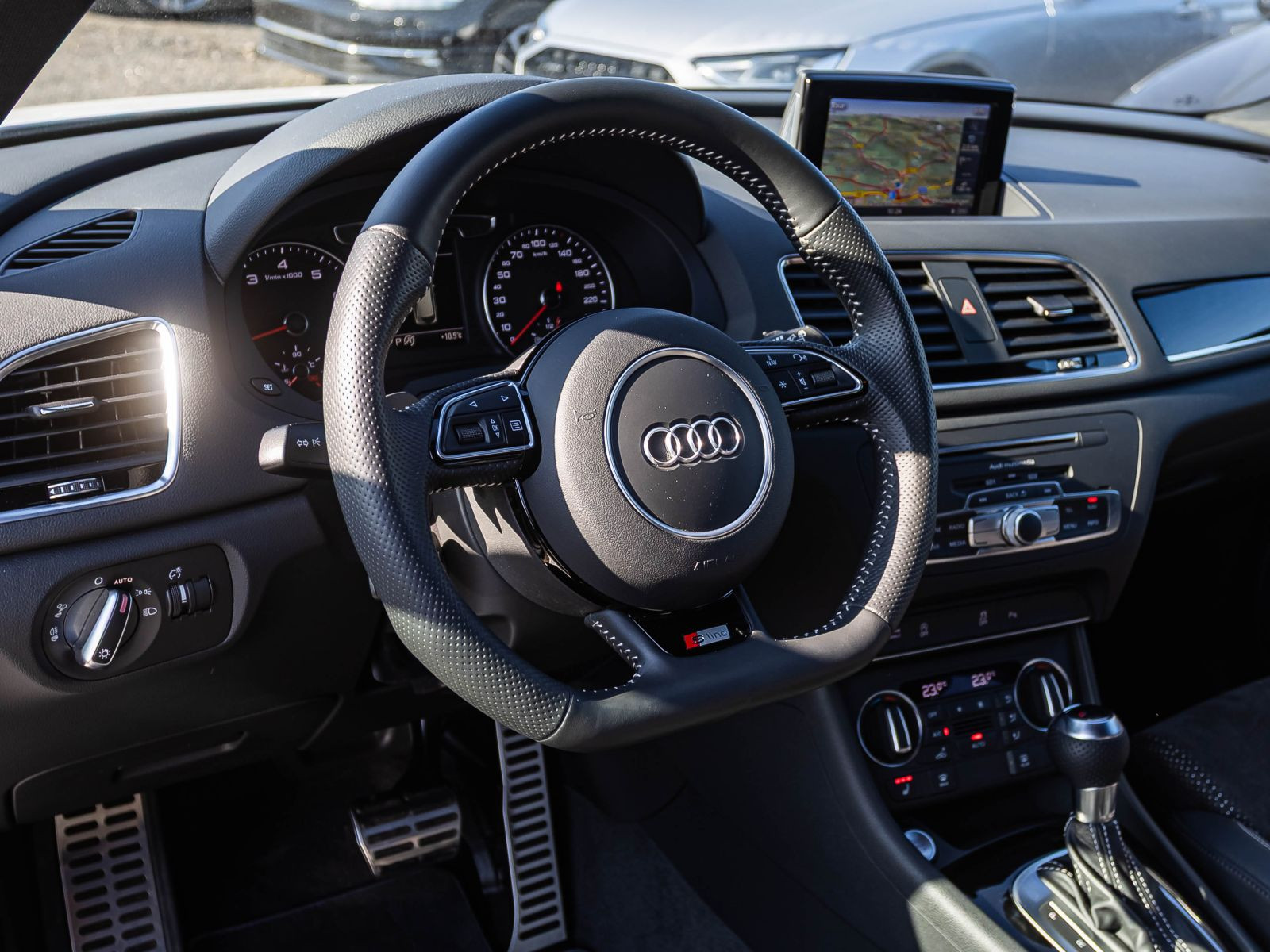 Audi Q3 S line 1.4TFSI Stronic Navi LED GRA EPH DAB