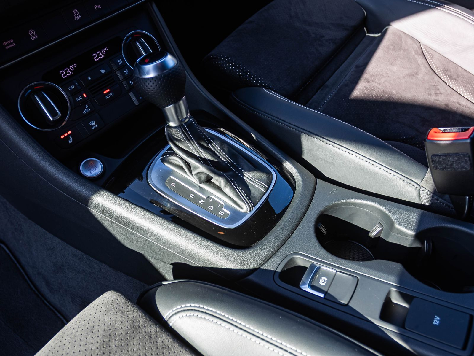 Audi Q3 S line 1.4TFSI Stronic Navi LED GRA EPH DAB