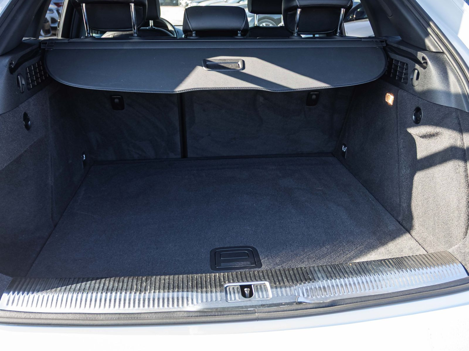 Audi Q3 S line 1.4TFSI Stronic Navi LED GRA EPH DAB