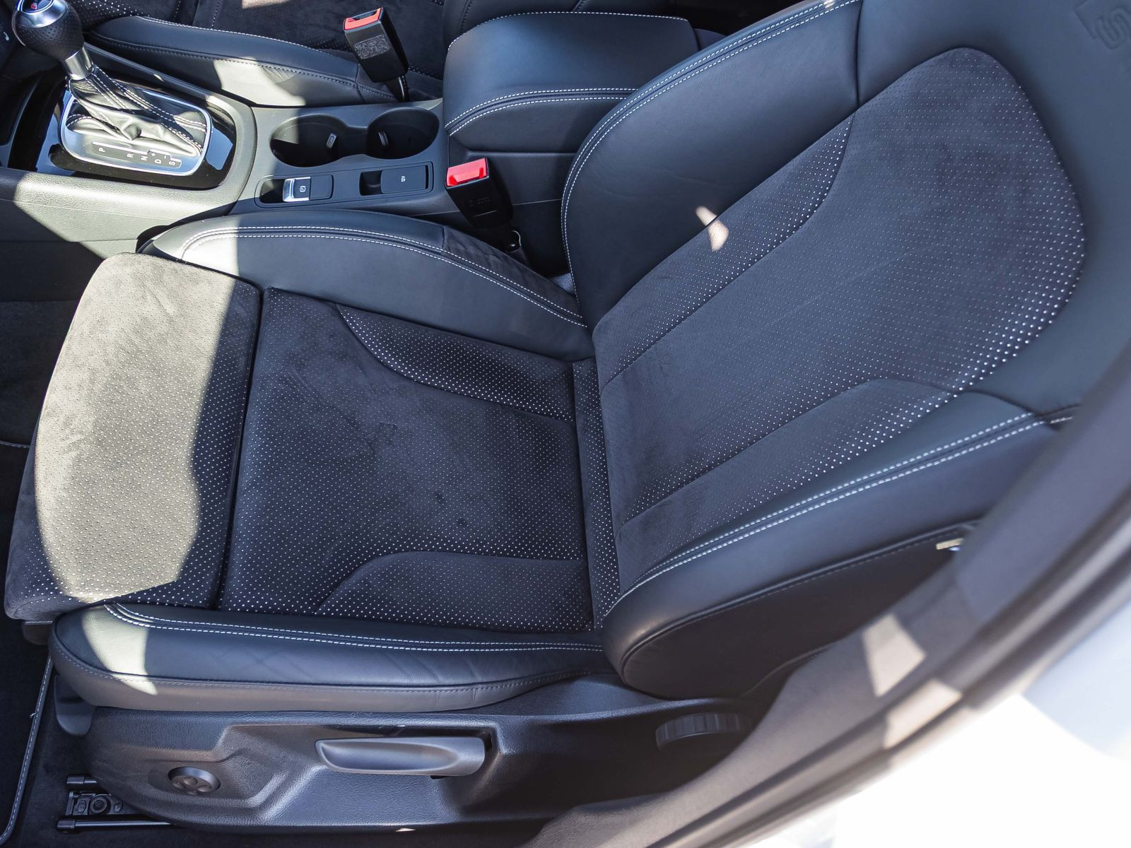 Audi Q3 S line 1.4TFSI Stronic Navi LED GRA EPH DAB