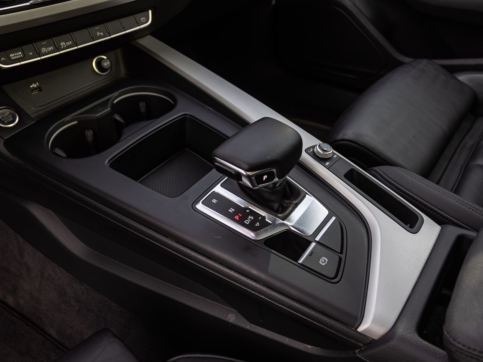 Audi A4 Avant S line 40TDI Stronic Navi Panorama ACC AHK