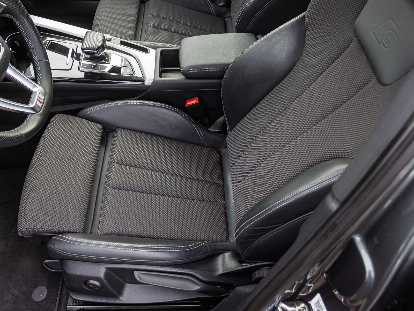 Audi A4 Avant S line 40TDI qu Stronic Navi LED ACC AHK