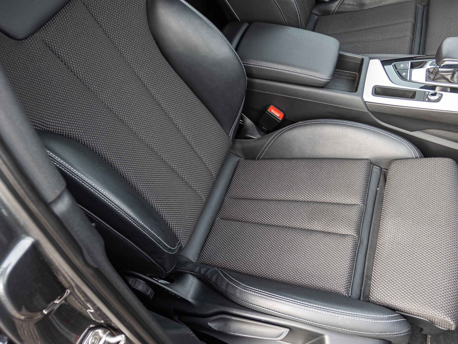 Audi A4 Avant S line 40TDI qu Stronic Navi LED ACC AHK