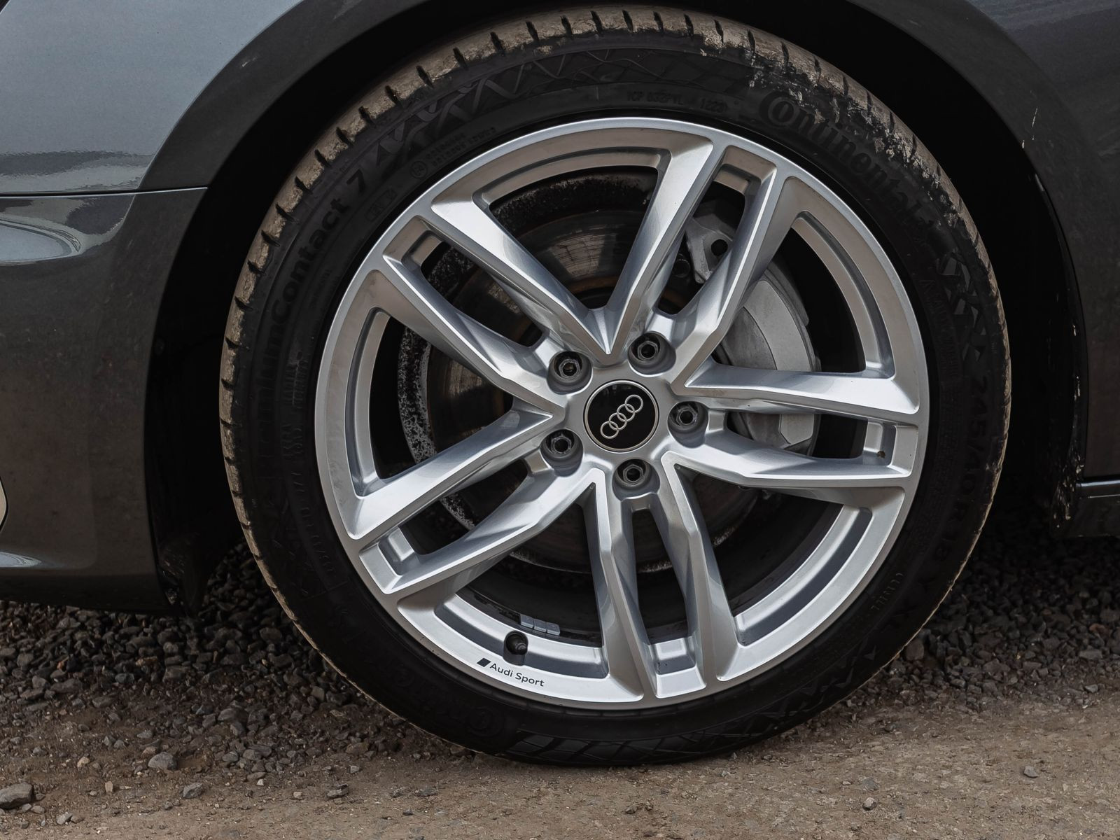 Audi A4 Avant S line 40TDI qu Stronic Navi LED ACC AHK