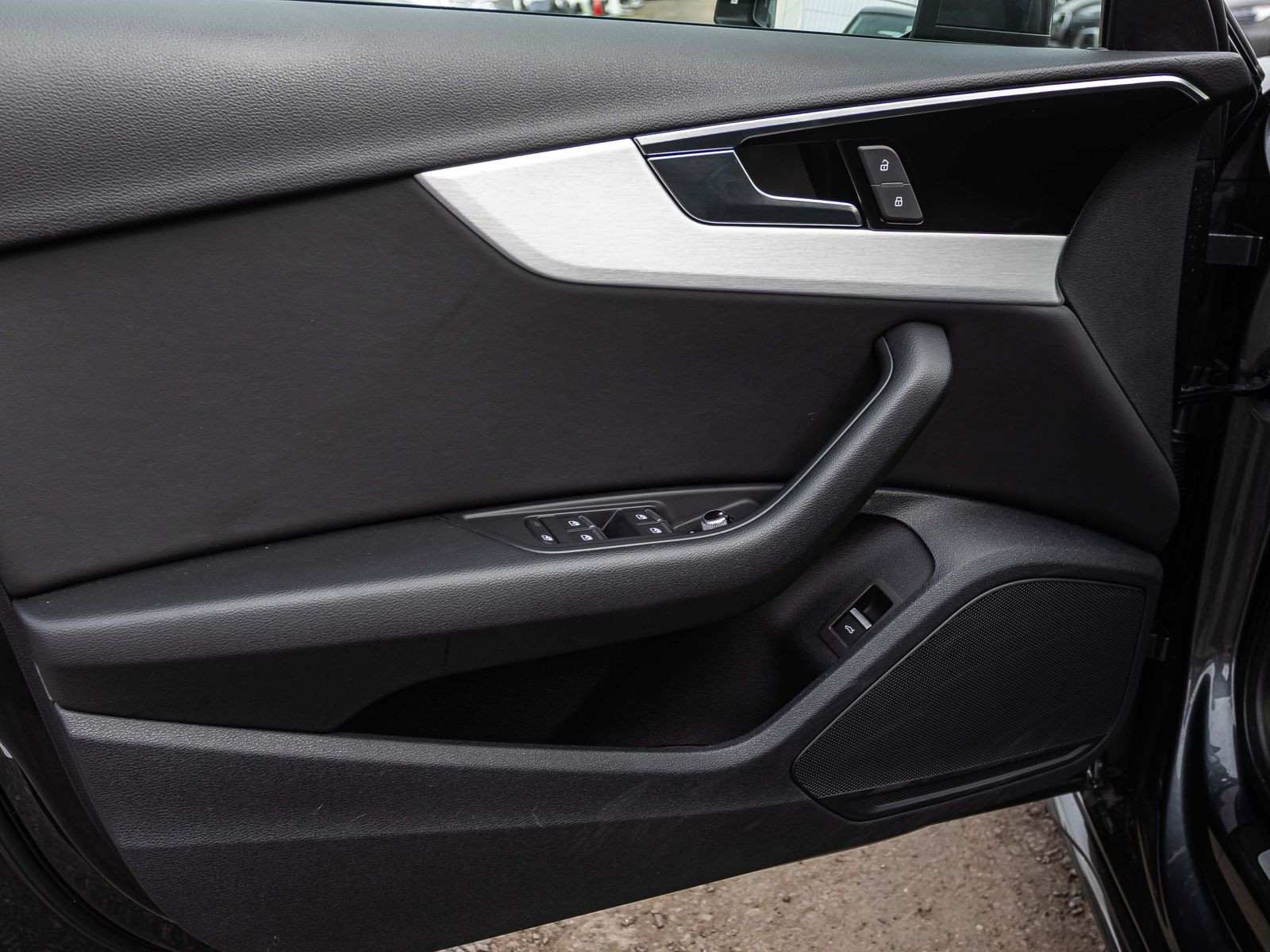 Audi A4 Avant S line 40TDI qu Stronic Navi LED ACC AHK