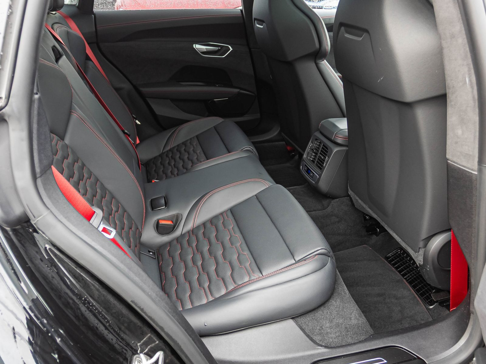 Audi RS e-tron GT Navi Matrix HuD Standklima Panorama B&O