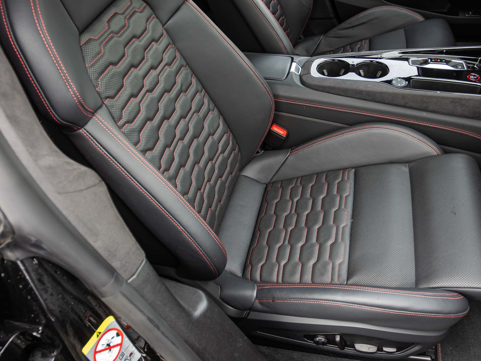 Audi RS e-tron GT Navi Matrix HuD Standklima Panorama B&O