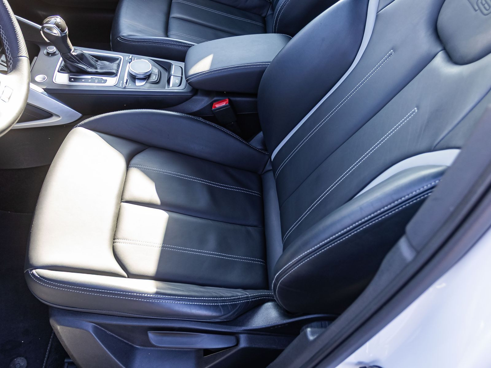 Audi Q2 S line 35TFSI Stronic Navi LED GRA EPH AHK