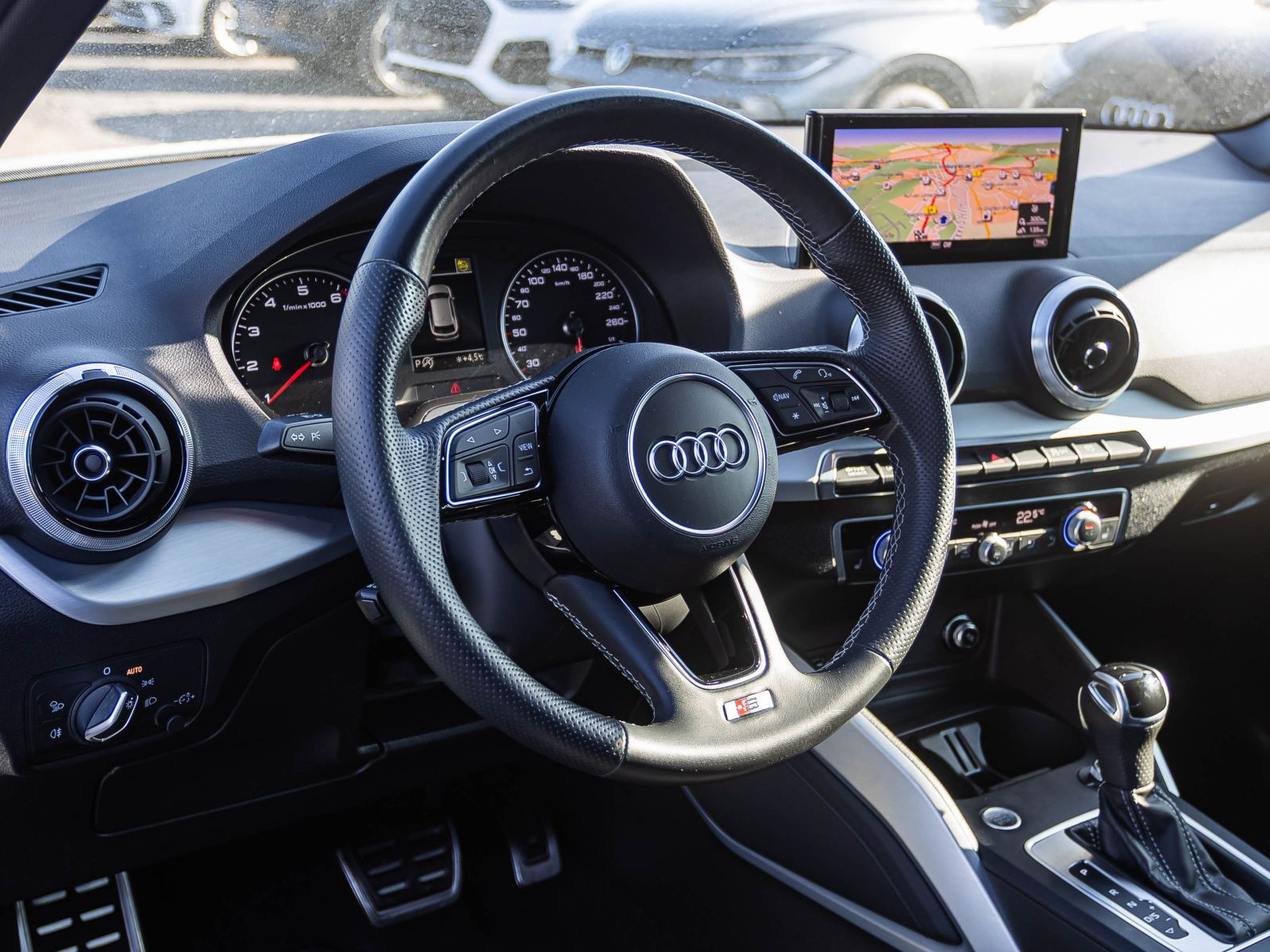 Audi Q2 S line 35TFSI Stronic Navi LED GRA EPH AHK