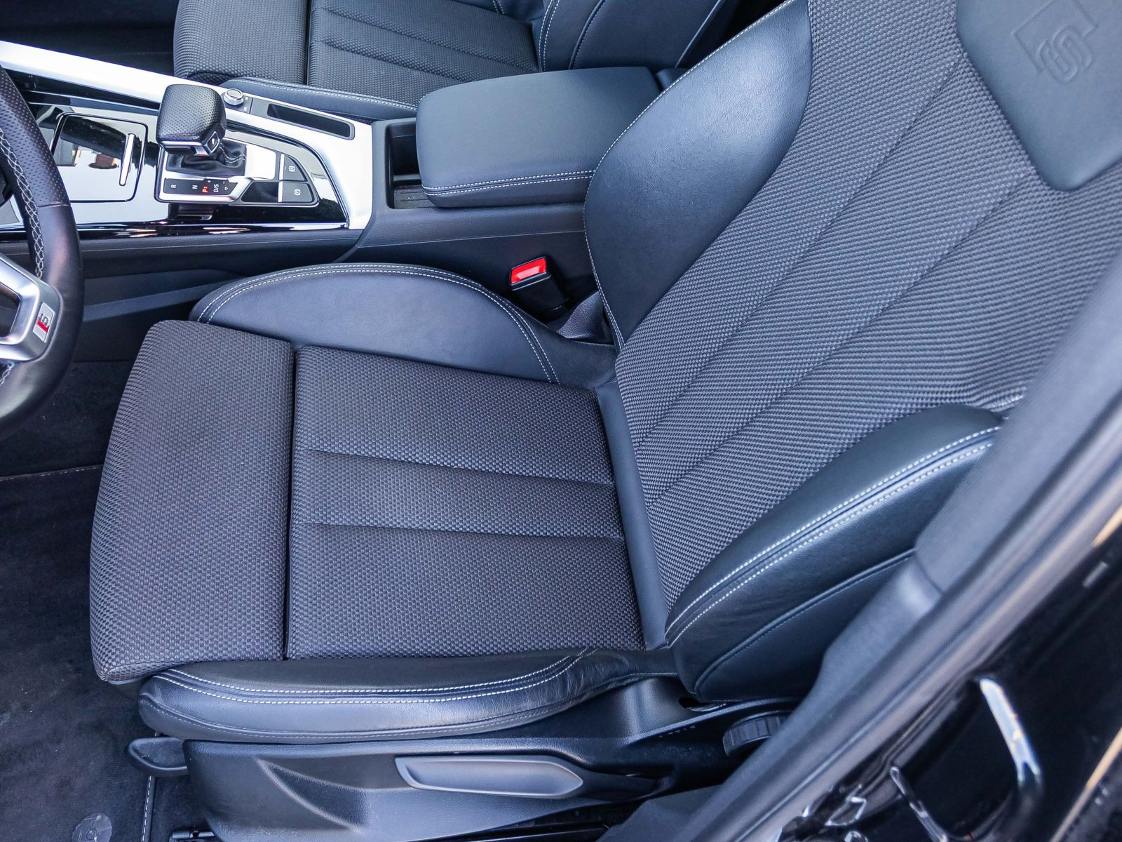 Audi A4 Avant S line 40TDI Stronic Navi LED GRA AHK