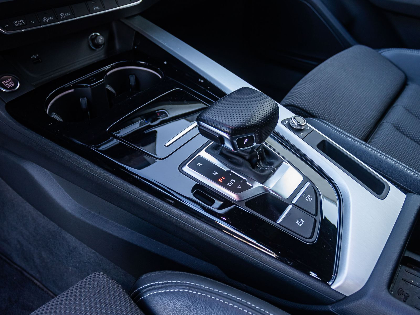 Audi A4 Avant S line 40TDI Stronic Navi LED GRA AHK