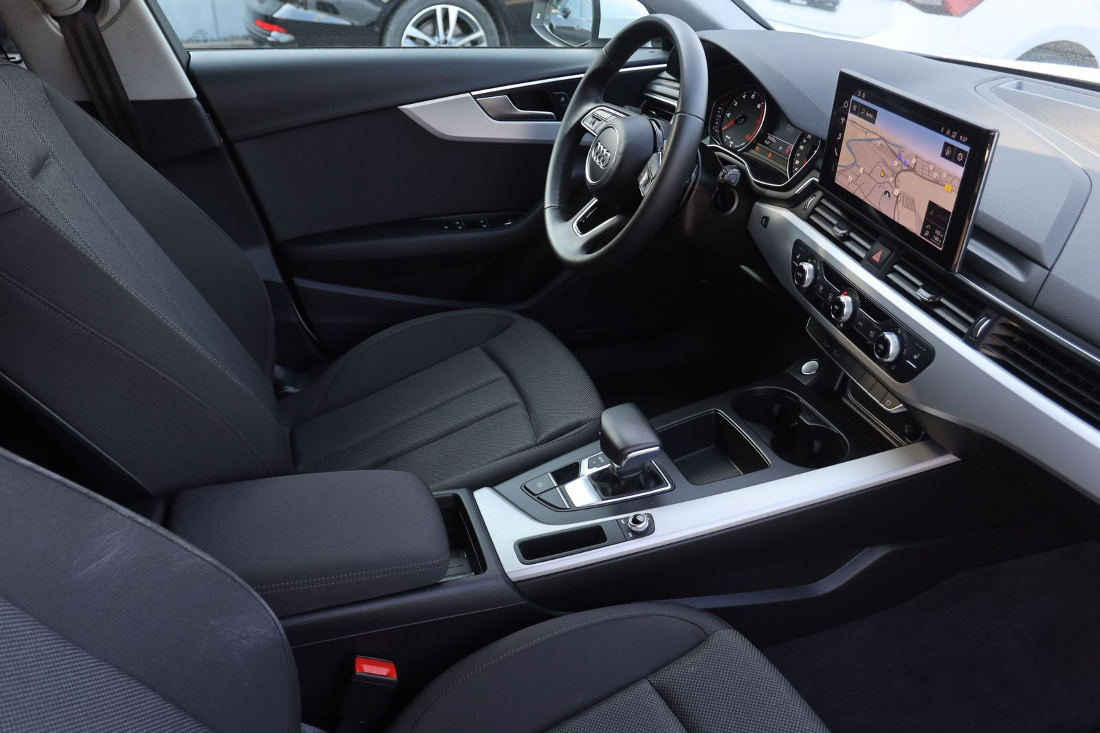 Audi A4 Avant S line 35TFSI Stronic Navi LED GRA AHK