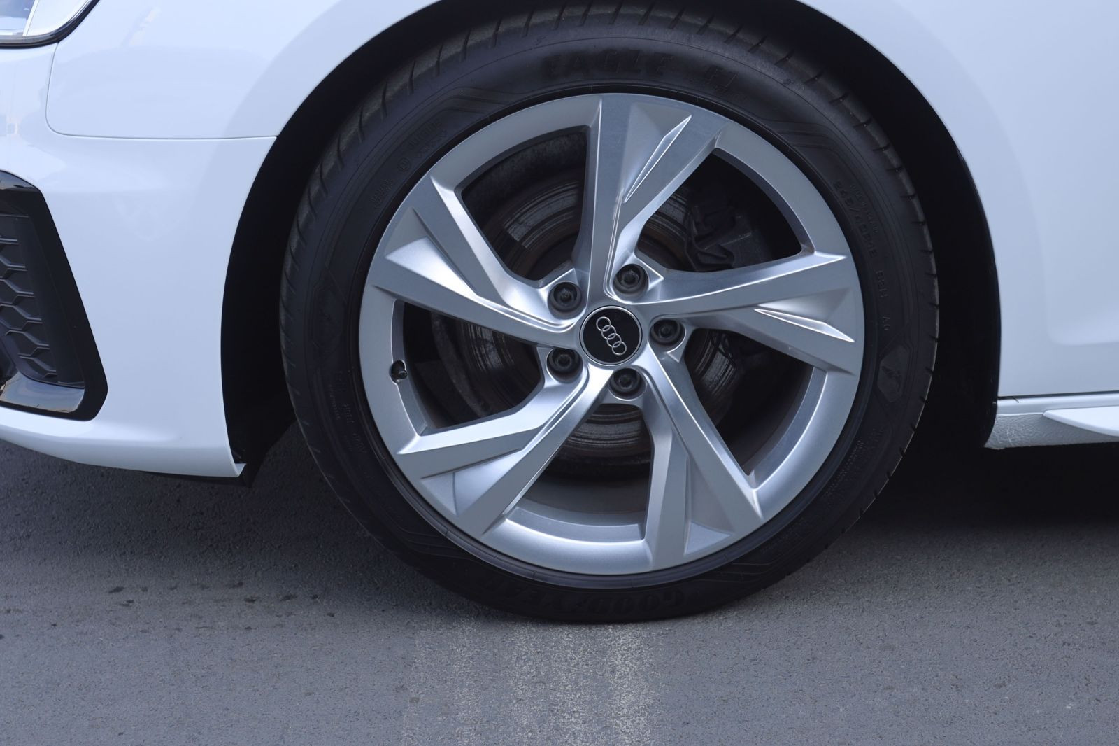 Audi A4 Avant S line 35TFSI Stronic Navi LED GRA AHK