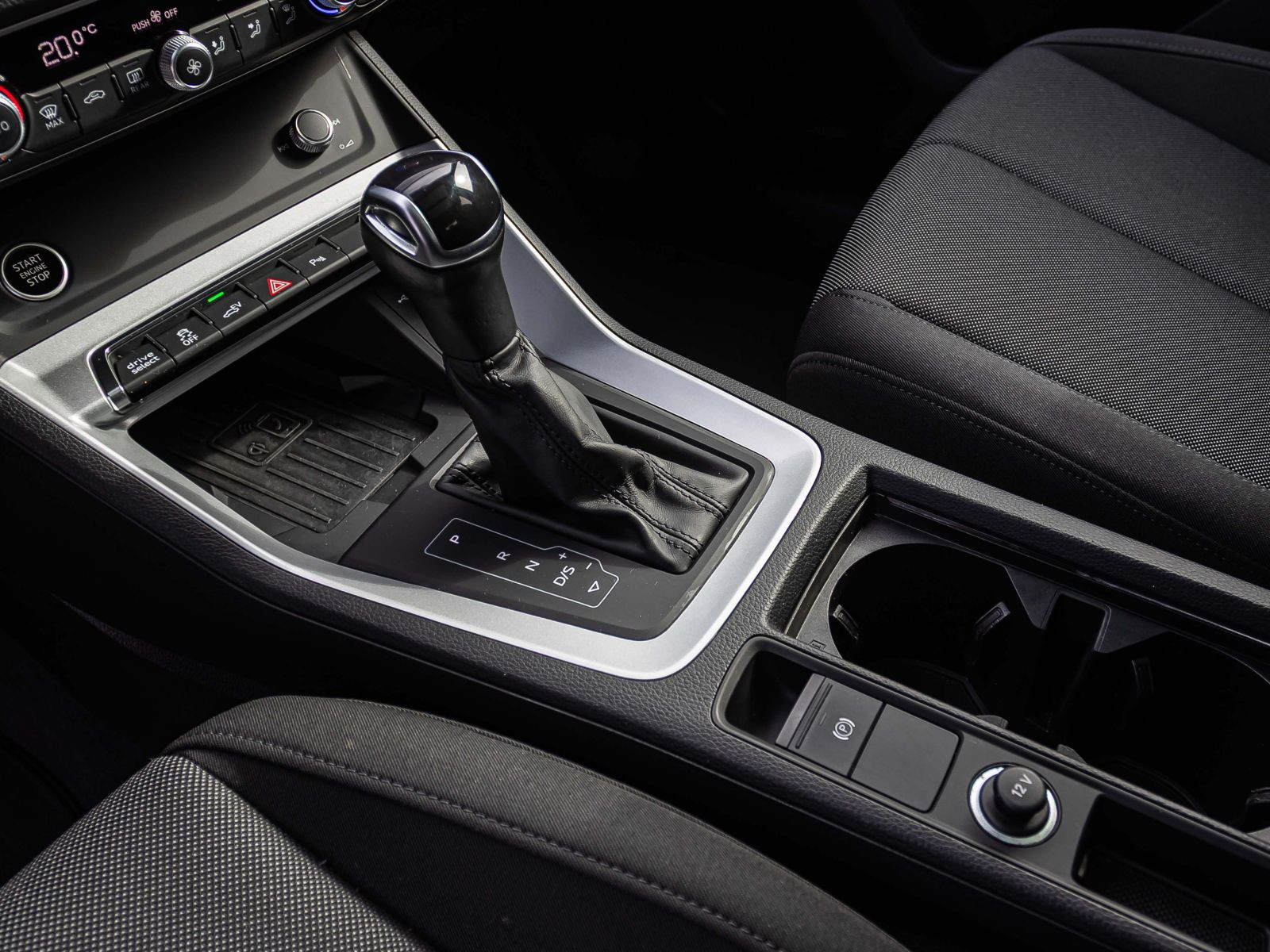 Audi Q3 45TFSIe Stronic Navi Panorama LED EPH GRA