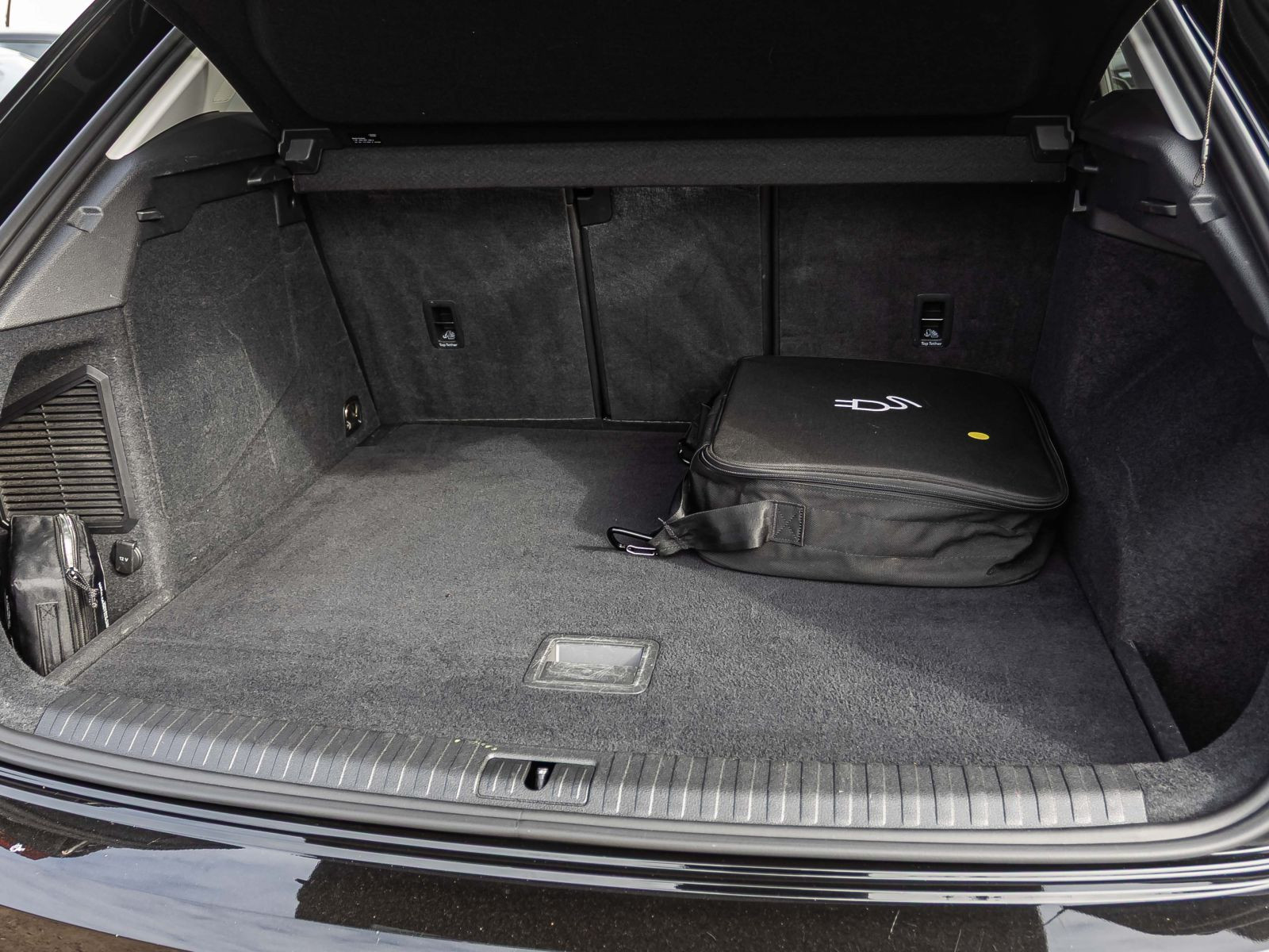 Audi Q3 45TFSIe Stronic Navi Panorama LED EPH GRA