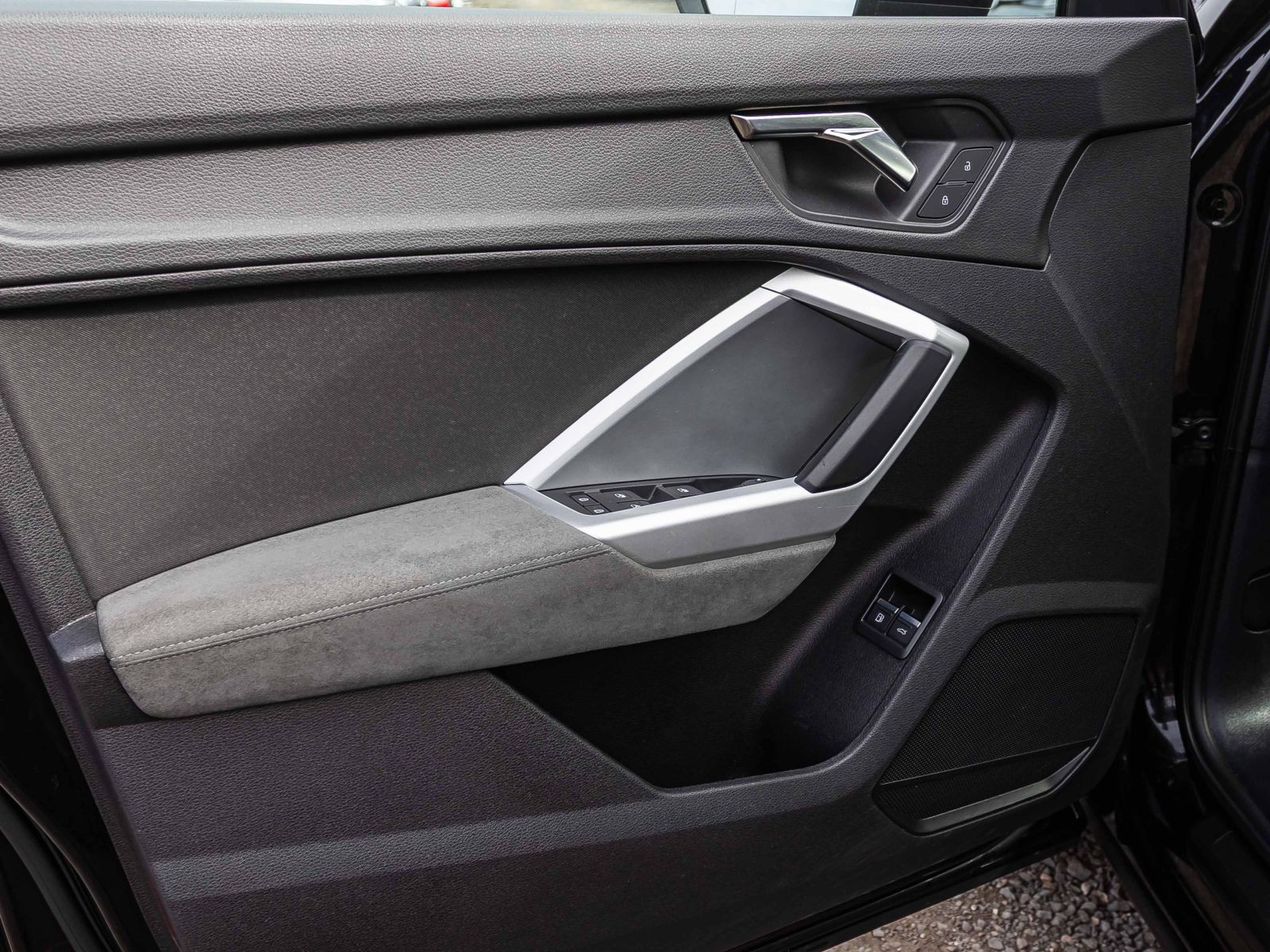 Audi Q3 45TFSIe Stronic Navi Panorama LED EPH GRA