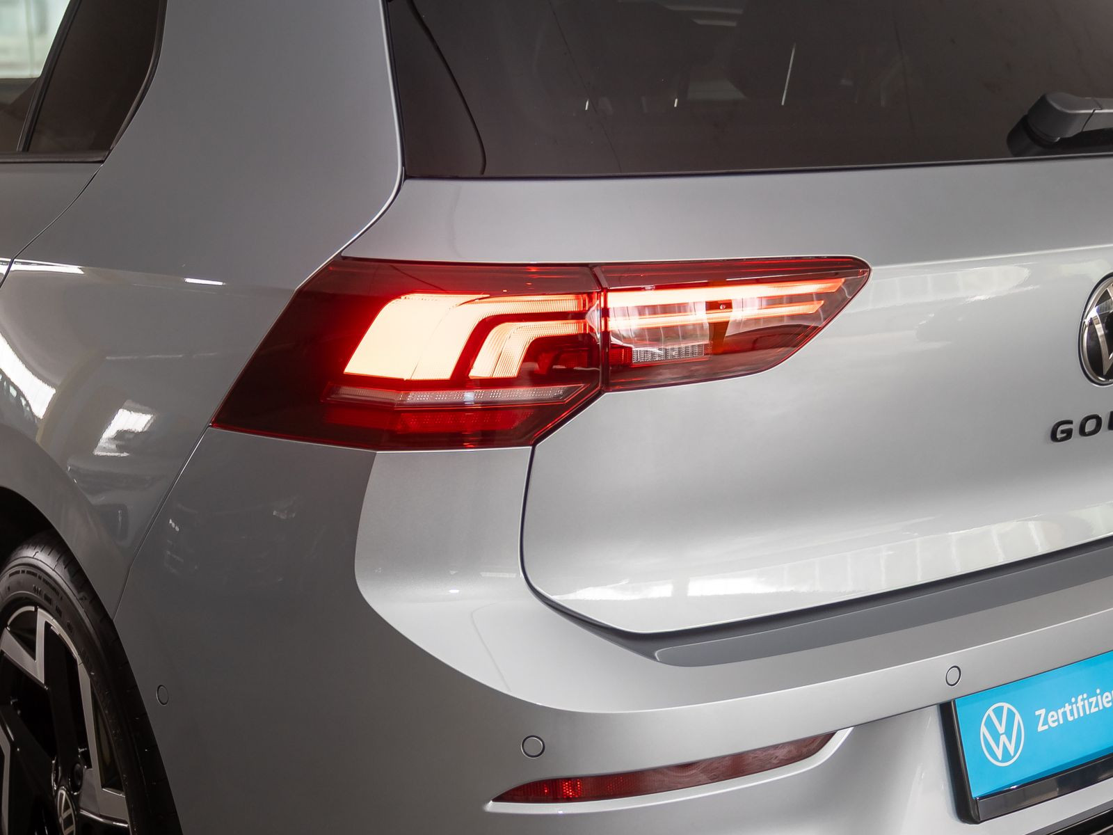 Volkswagen Golf VIII 1.5 eTSI DSG R-Line Black Style, LED-Plus, Navi, App-Connect, Rückfahrkamera