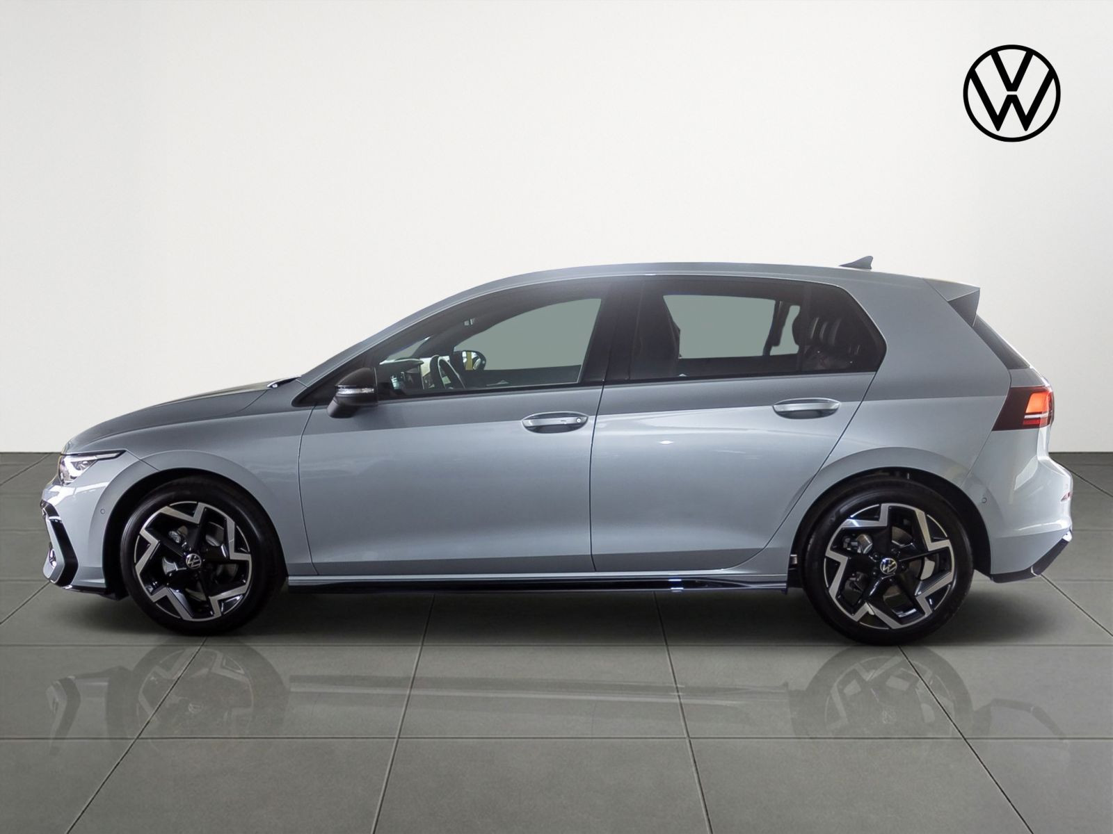Volkswagen Golf VIII 1.5 eTSI DSG R-Line Black Style, LED-Plus, Navi, App-Connect, Rückfahrkamera