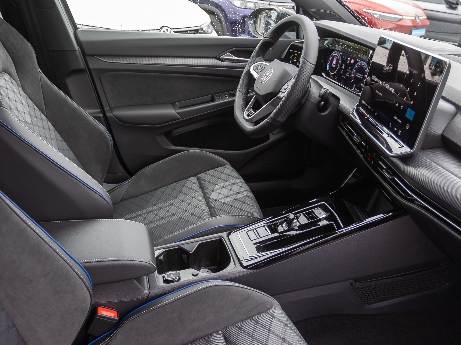 Volkswagen Golf VIII R-Line 1.5 eTSI DSG Navi LED HuD ACC