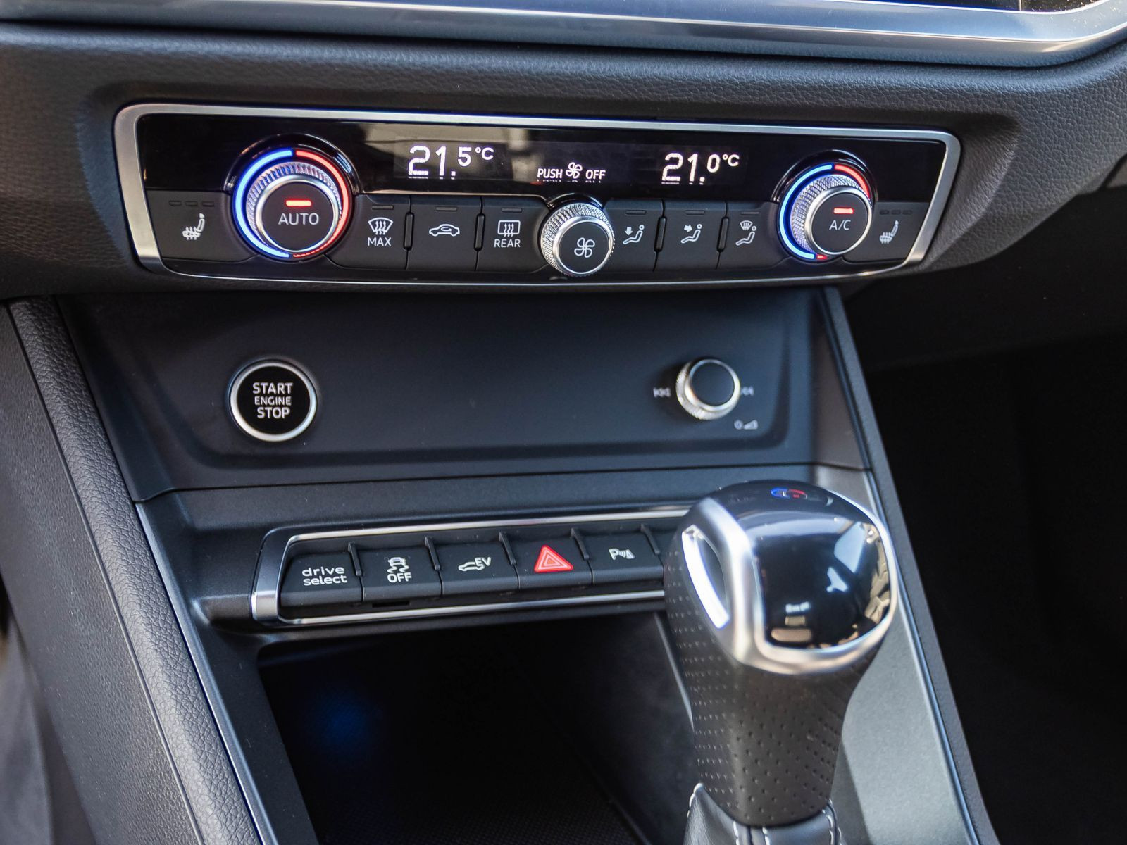 Audi Q3 S line 45TFSIe Stronic Navi LED GRA EPH AHK