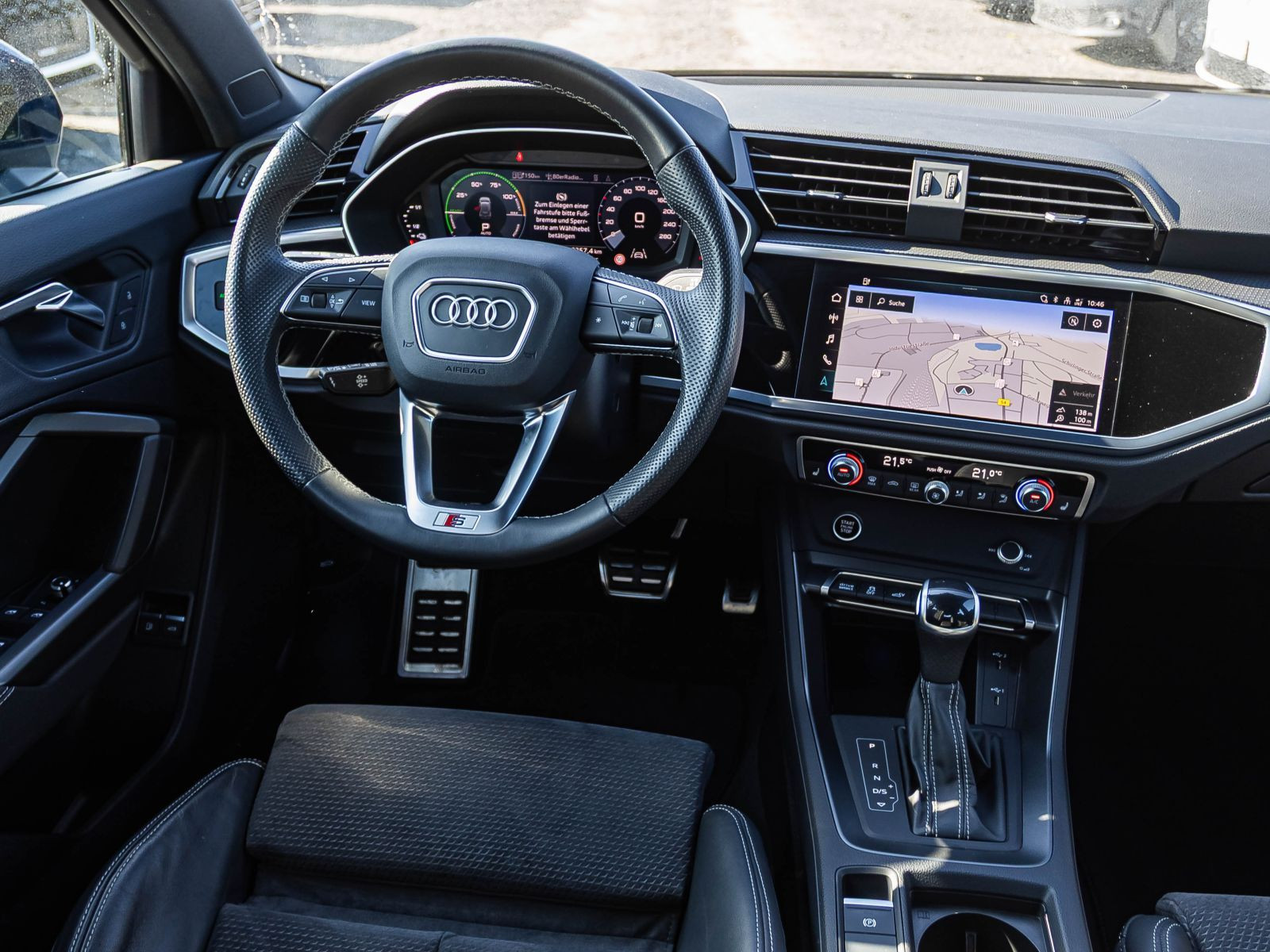 Audi Q3 S line 45TFSIe Stronic Navi LED GRA EPH AHK