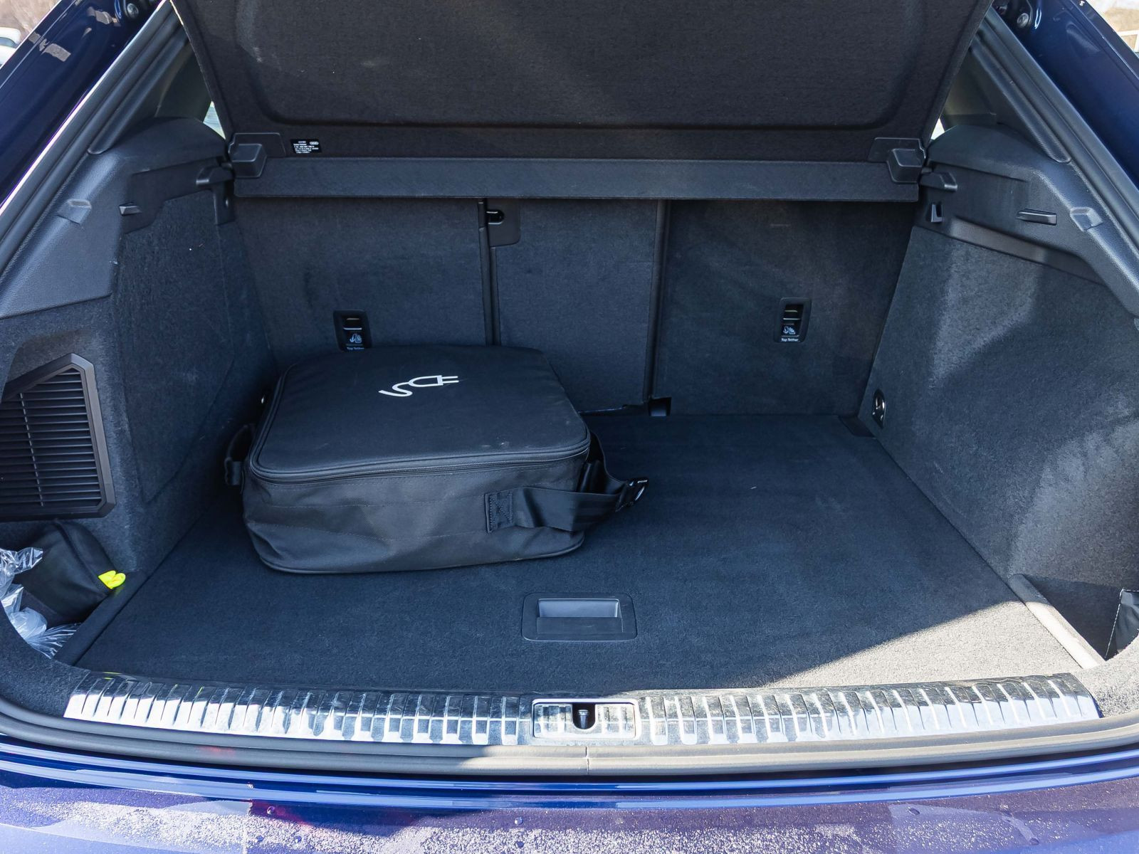 Audi Q3 S line 45TFSIe Stronic Navi LED GRA EPH AHK