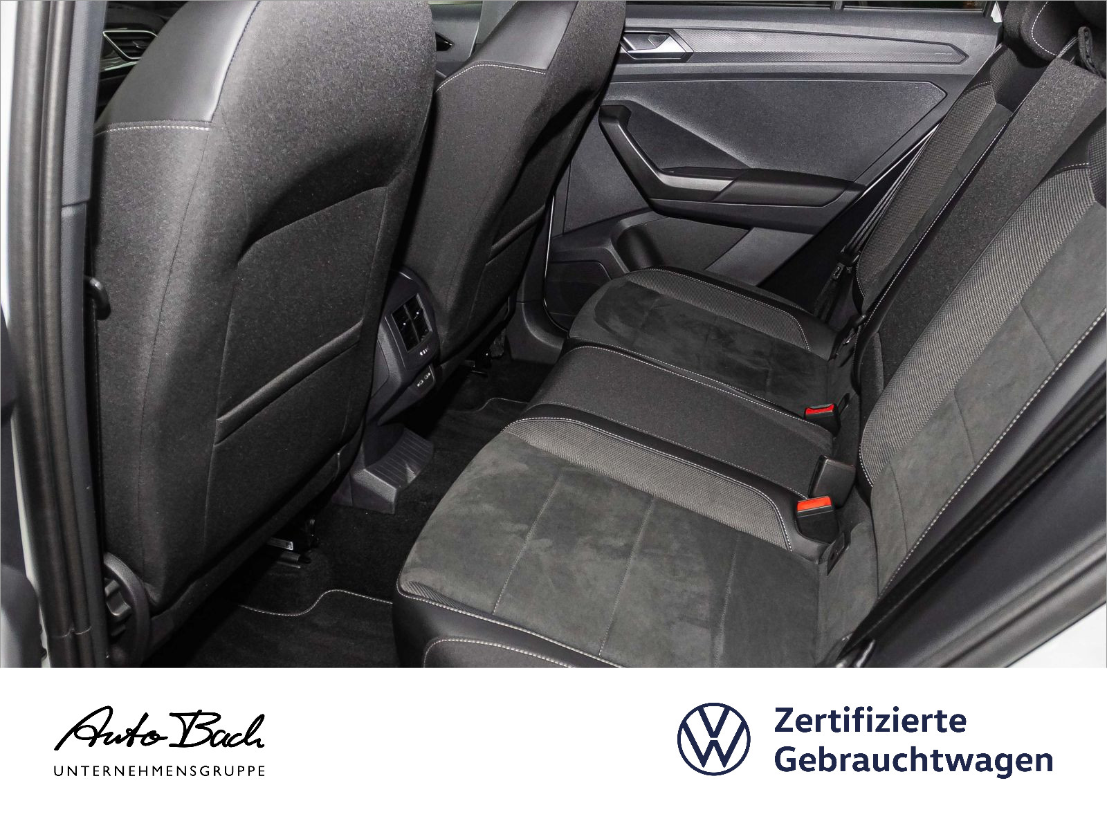 Volkswagen T-ROC 1.5 TSI DSG R-Line, AHK, Navi, LED-Plus, Rückfahrkamera, App-Connect