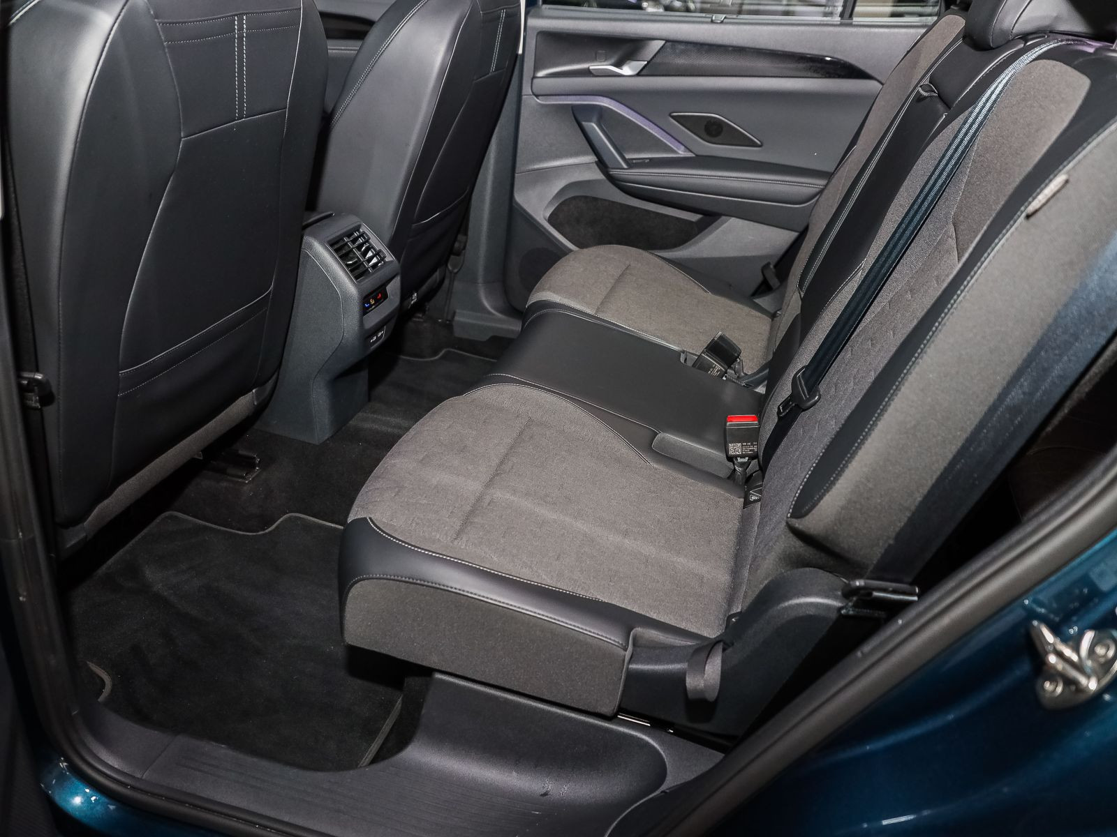 Volkswagen Tayron 2.0 TDI DSG Life, 4Motion, HD-Matrix-LED, Navi, 7-Sitze, Area View, App-Connect