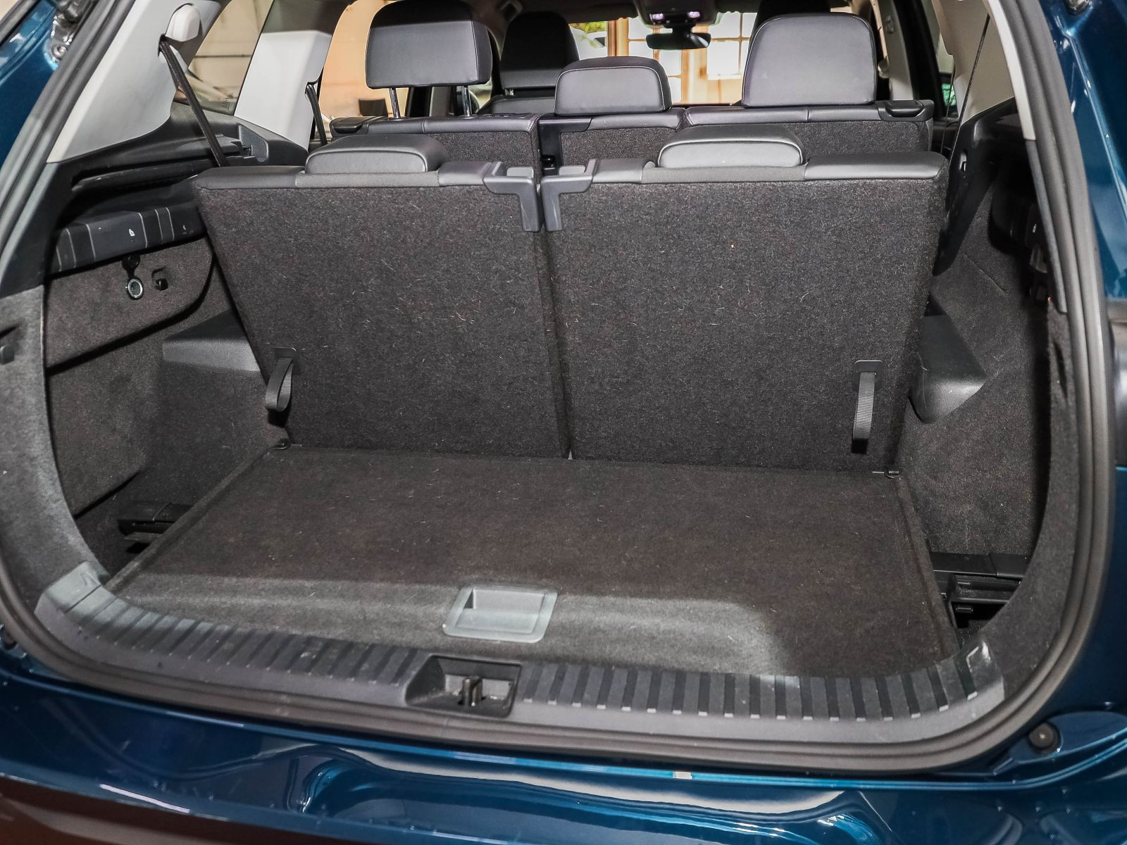 Volkswagen Tayron 2.0 TDI DSG Life, 4Motion, HD-Matrix-LED, Navi, 7-Sitze, Area View, App-Connect