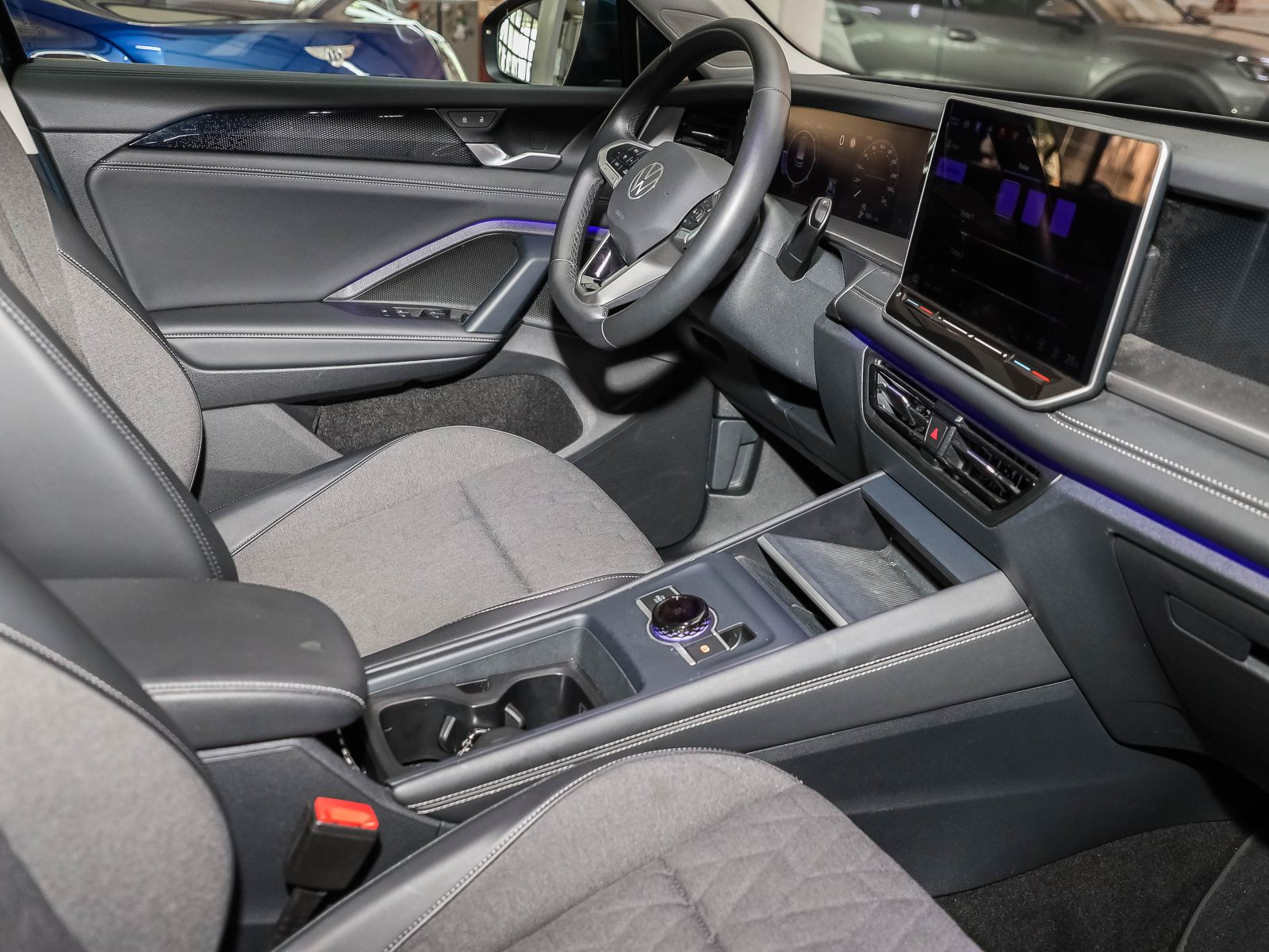 Volkswagen Tayron 2.0 TDI DSG Life, 4Motion, HD-Matrix-LED, Navi, 7-Sitze, Area View, App-Connect