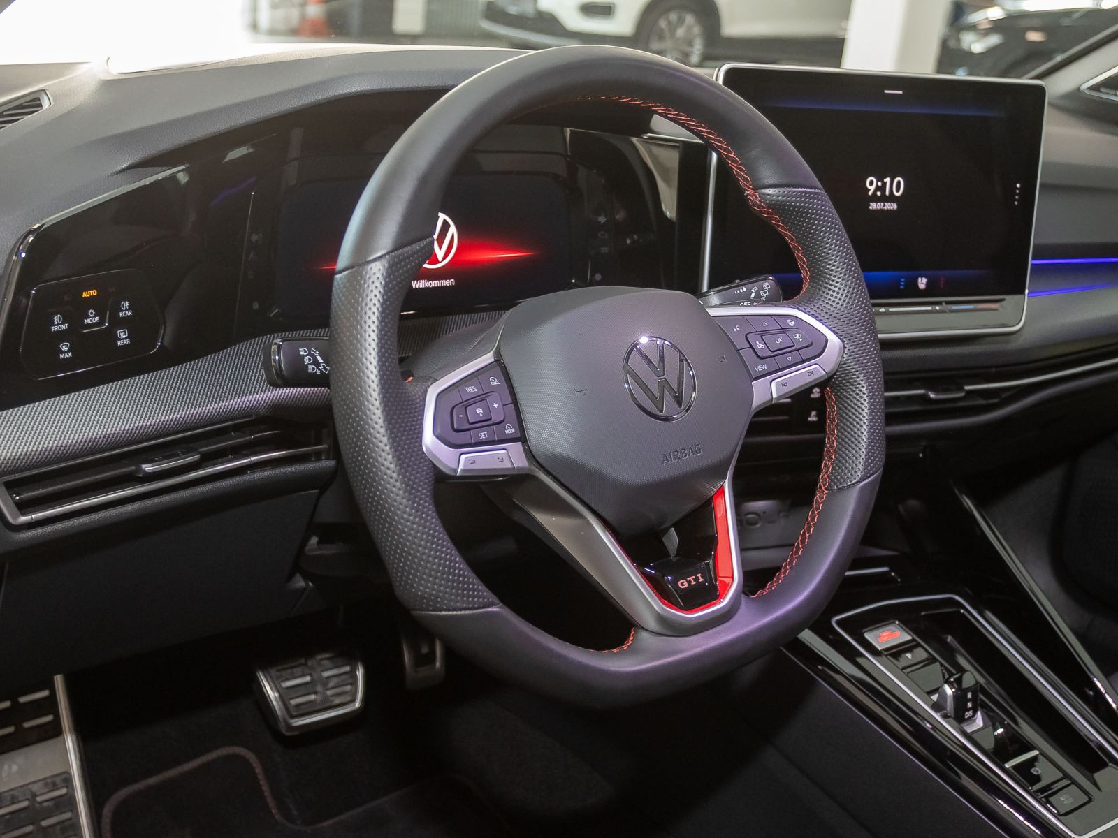 Volkswagen Golf VIII GTI 2.0TSI DSG Navi Matrix HuD Panorama ACC AHK
