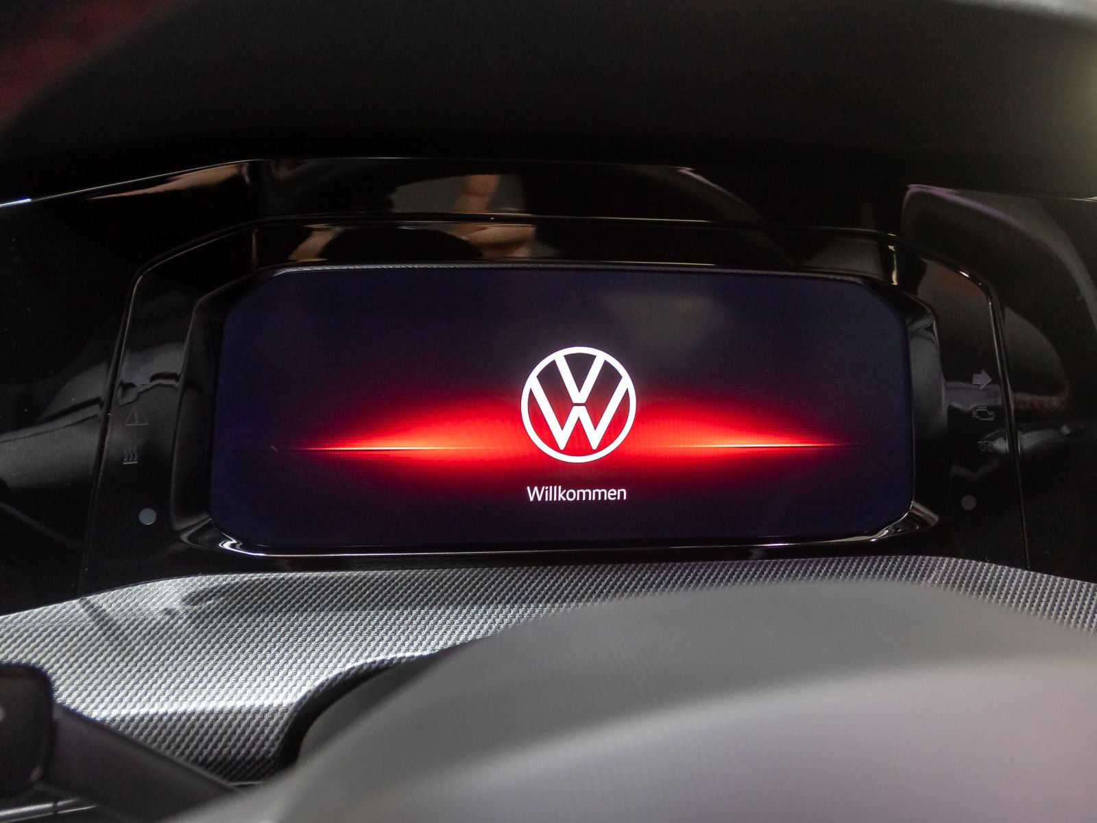 Volkswagen Golf VIII GTI 2.0TSI DSG Navi Matrix HuD Panorama ACC AHK