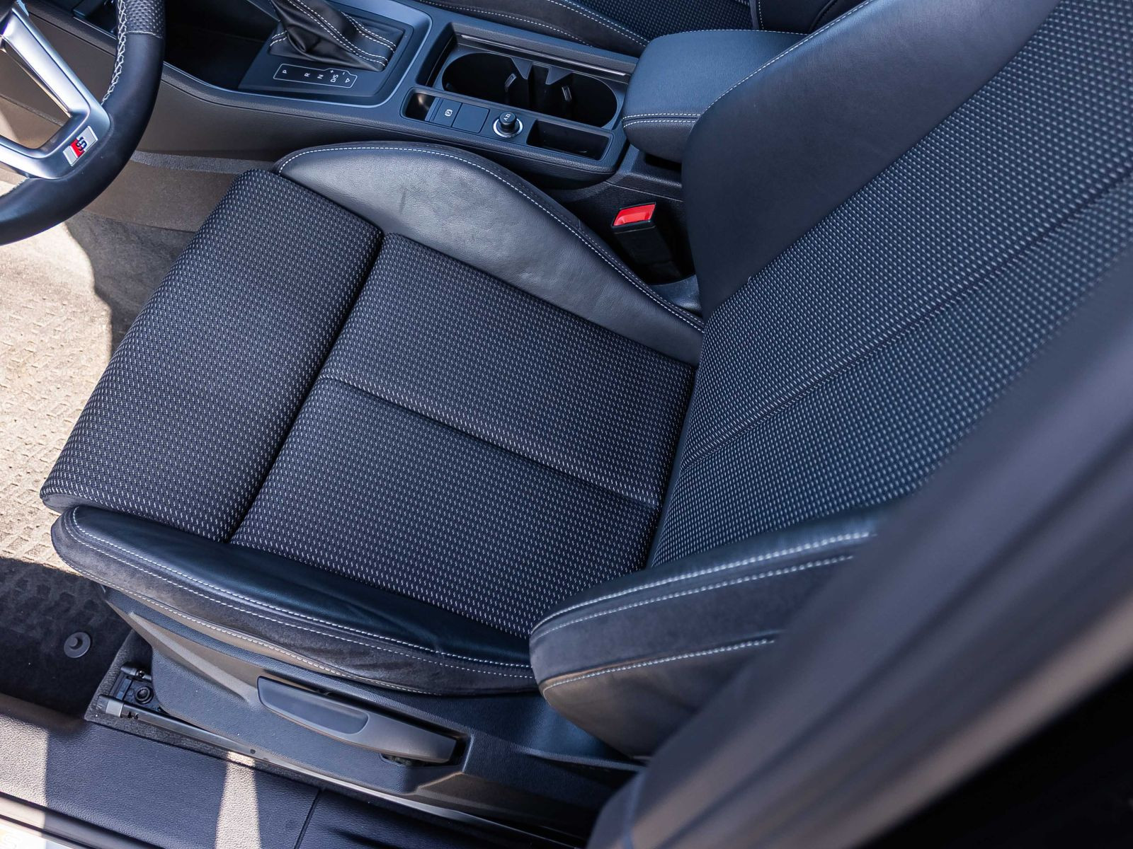 Audi Q3 S line 45TFSIe Stronic Navi LED ACC EPH